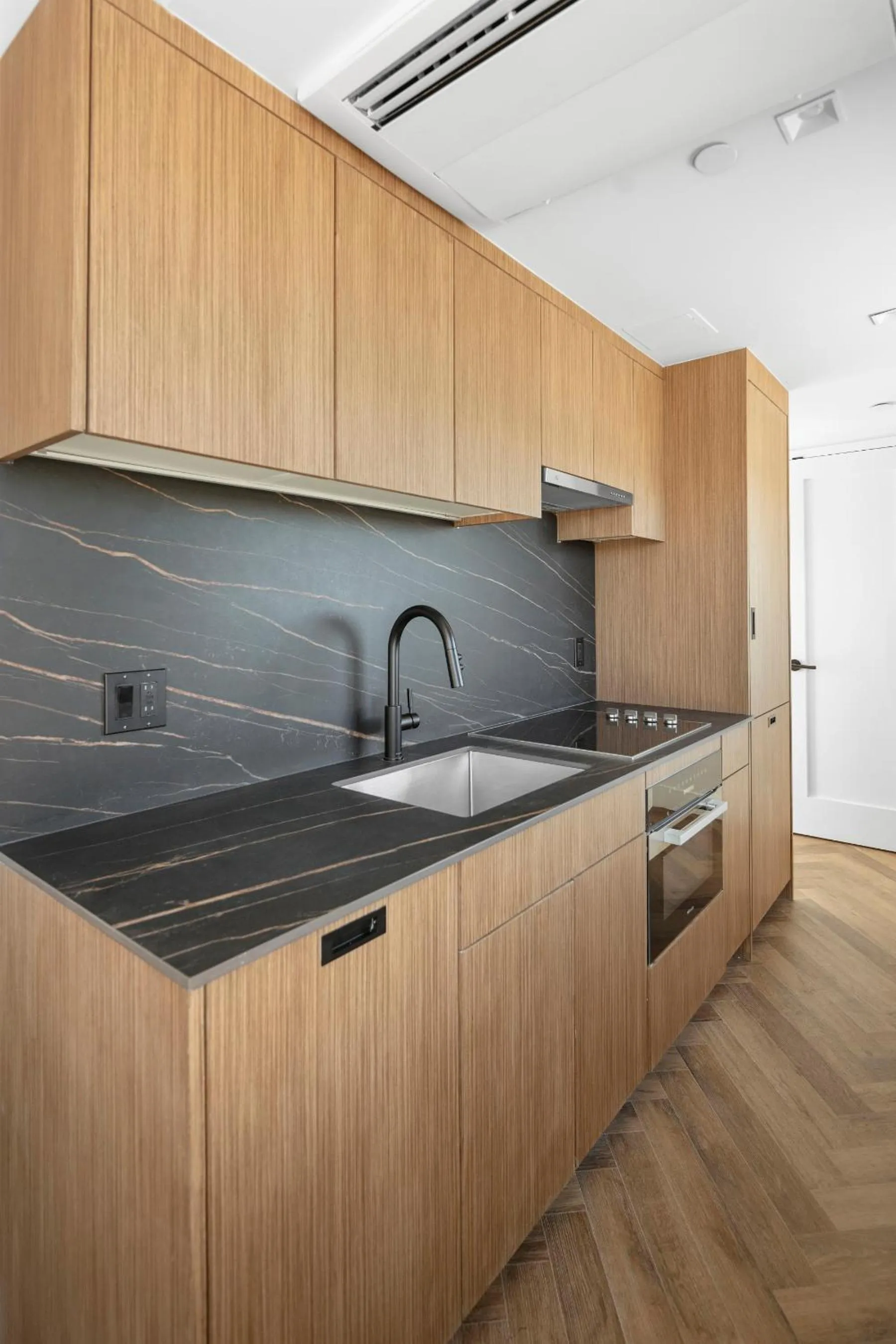 Kitchen or kitchenette in Riverside Tower Hotel