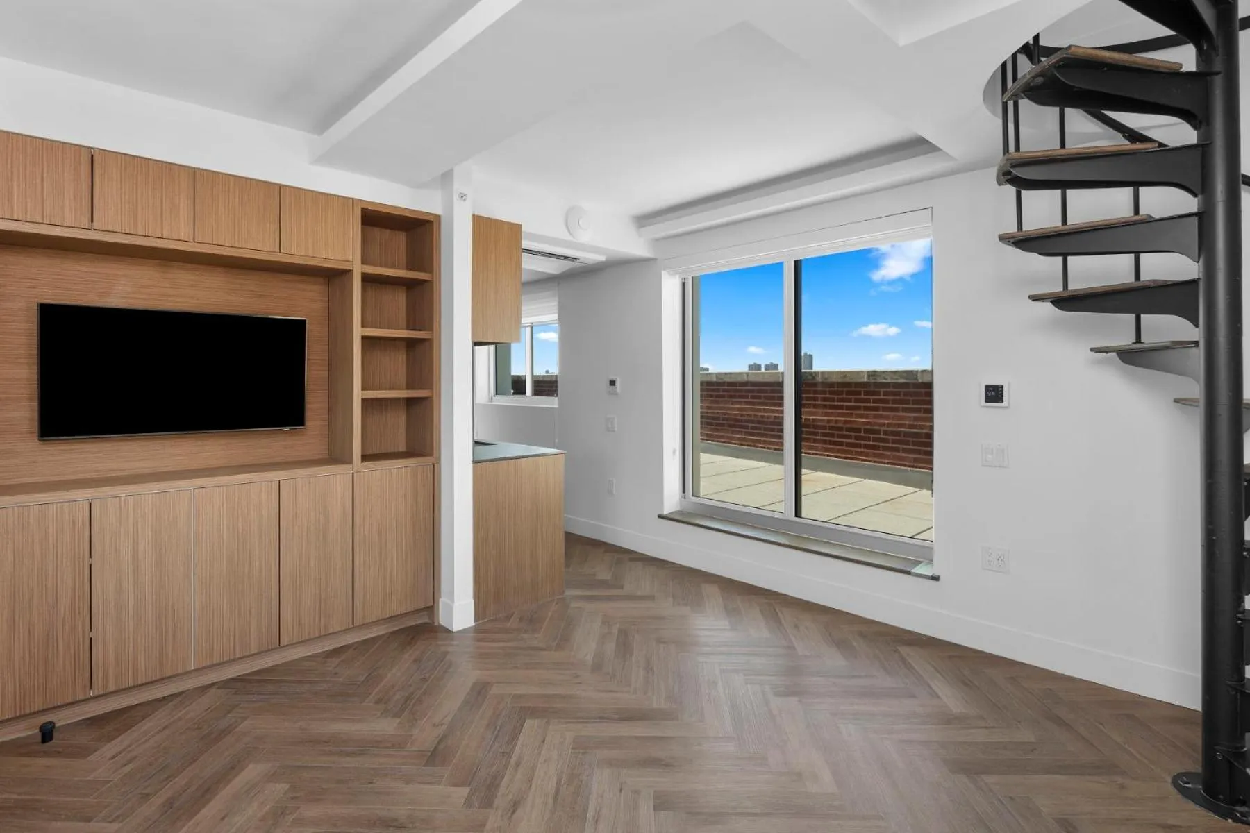 TV and multimedia in Riverside Tower Hotel