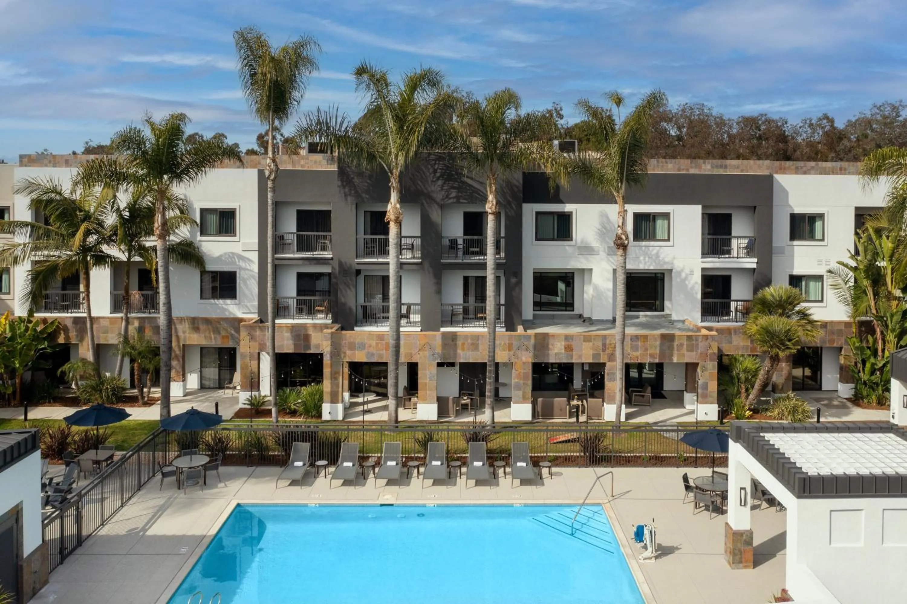 Swimming pool in Courtyard by Marriott San Diego Carlsbad