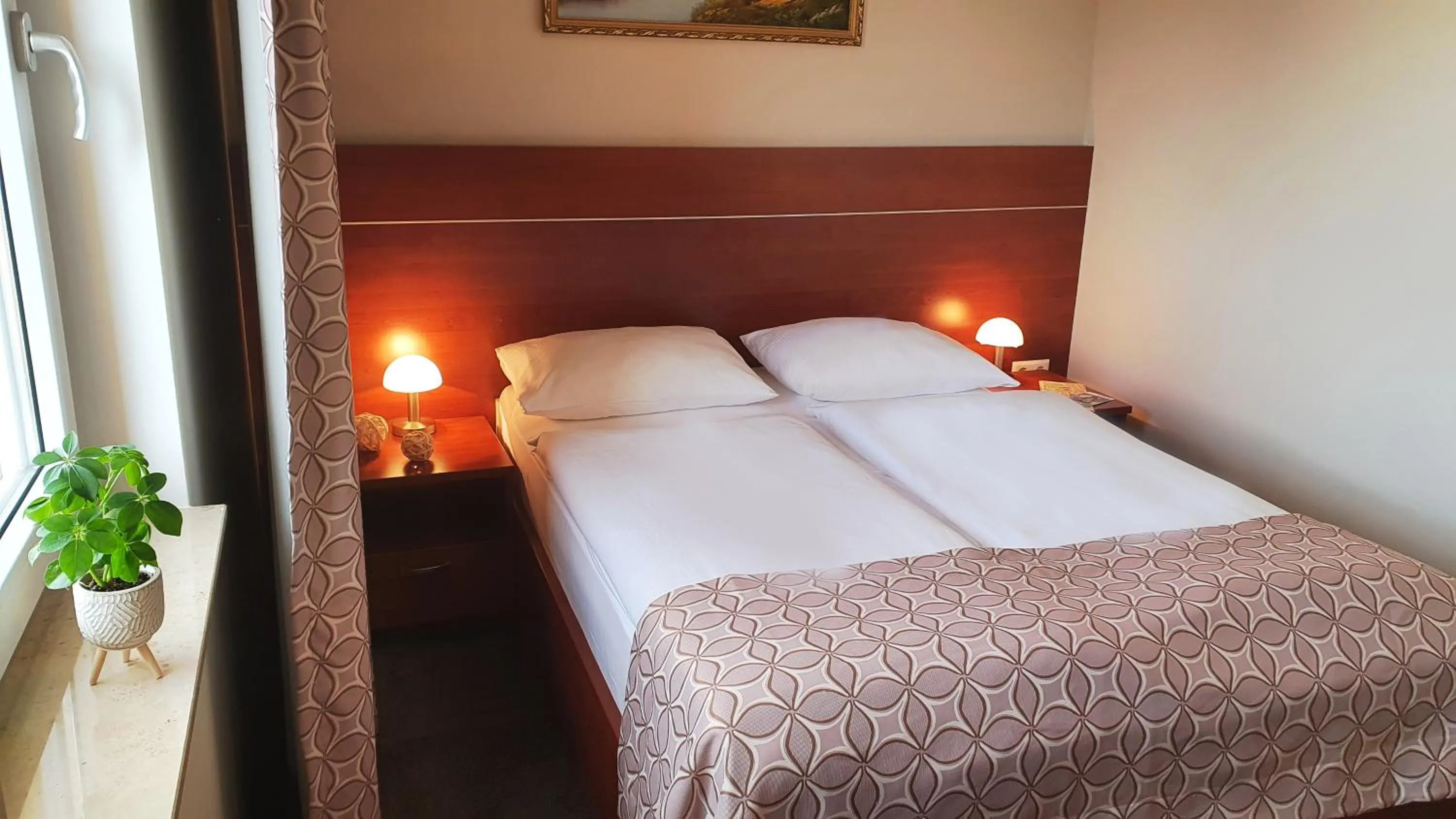 Bed in Hotel Atlas Halle