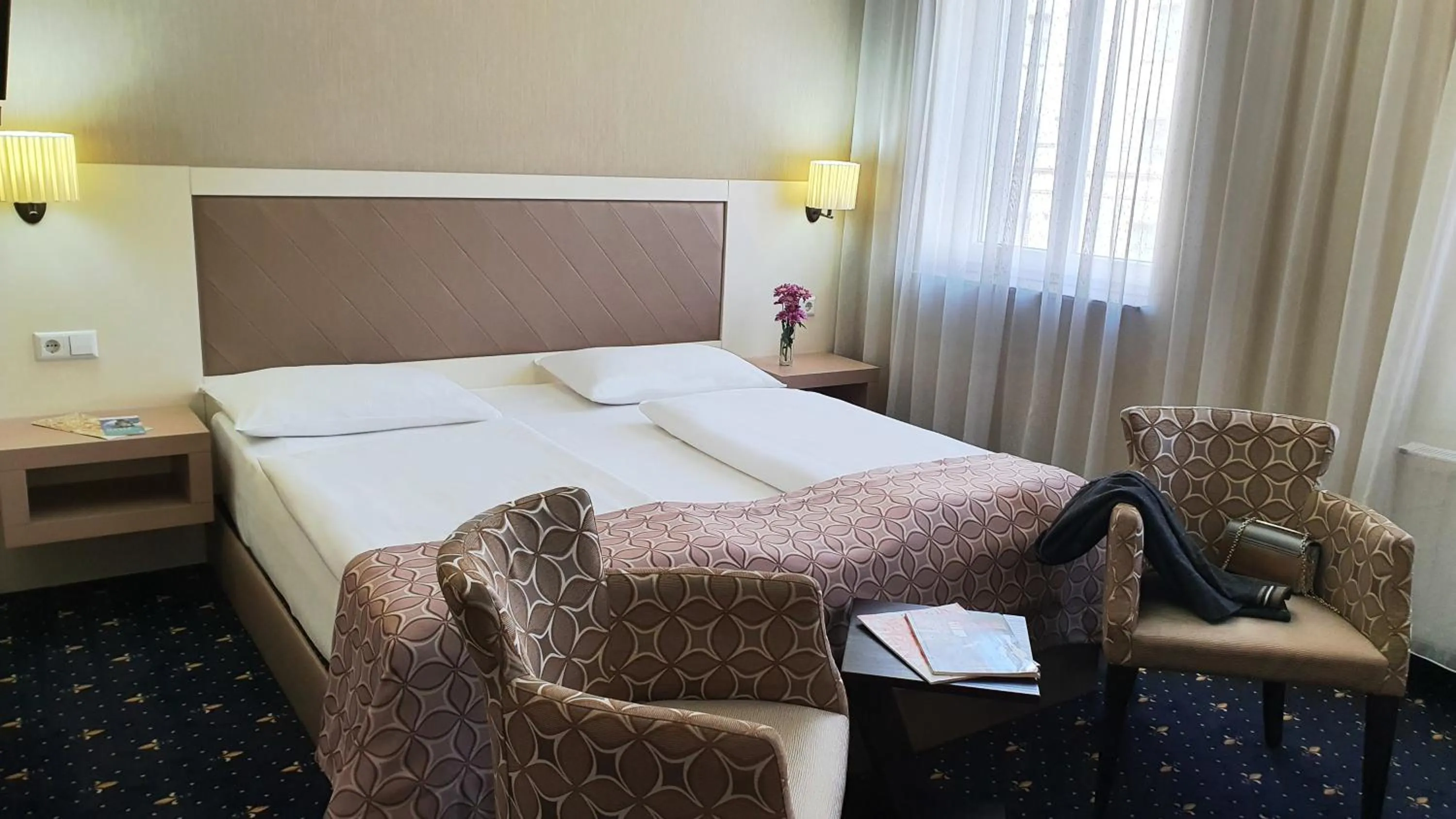 Staff, Bed in Hotel Atlas Halle