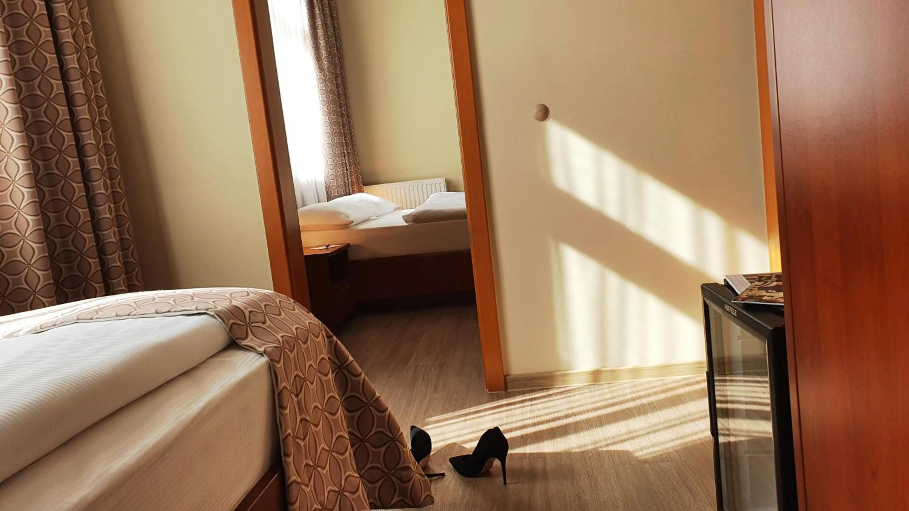 Staff, Bed in Hotel Atlas Halle