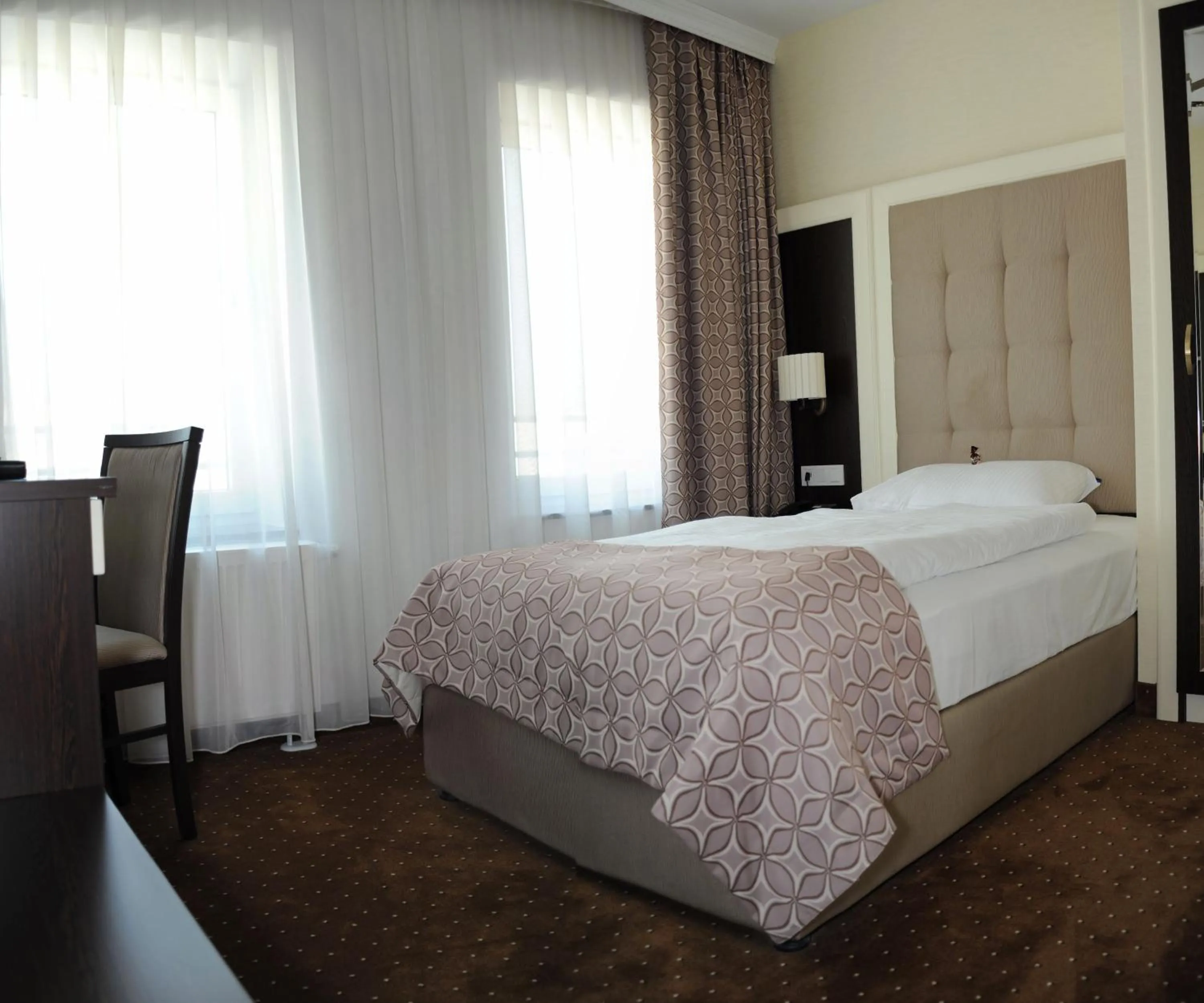 Bed in Hotel Atlas Halle