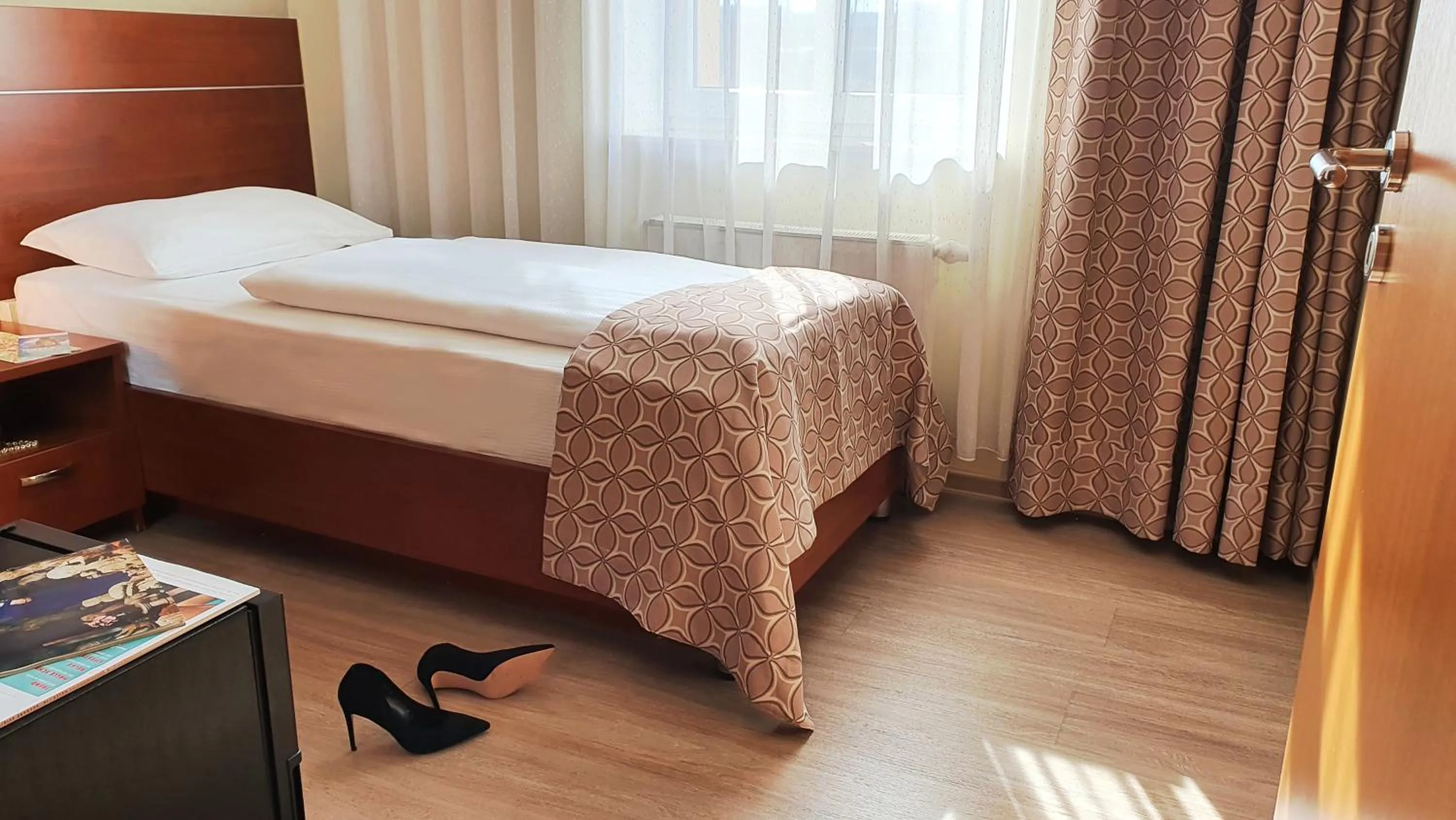 Staff, Bed in Hotel Atlas Halle