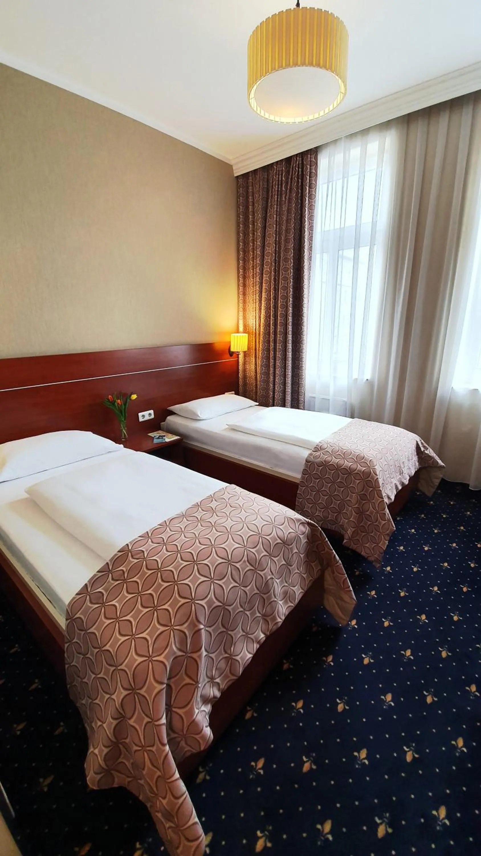 Staff, Bed in Hotel Atlas Halle