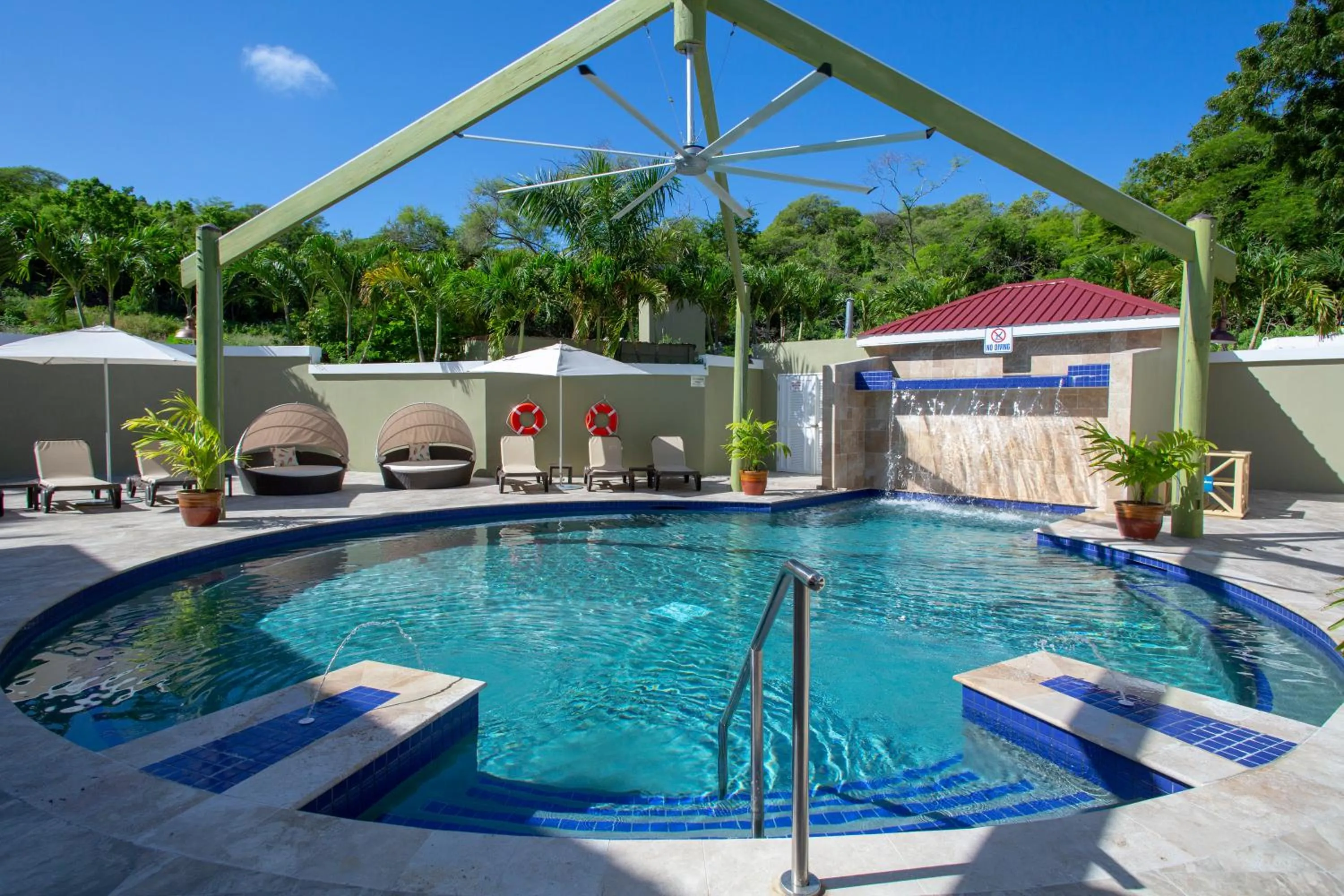 Swimming pool in Pineapple Beach Club - All Inclusive - Adults Only