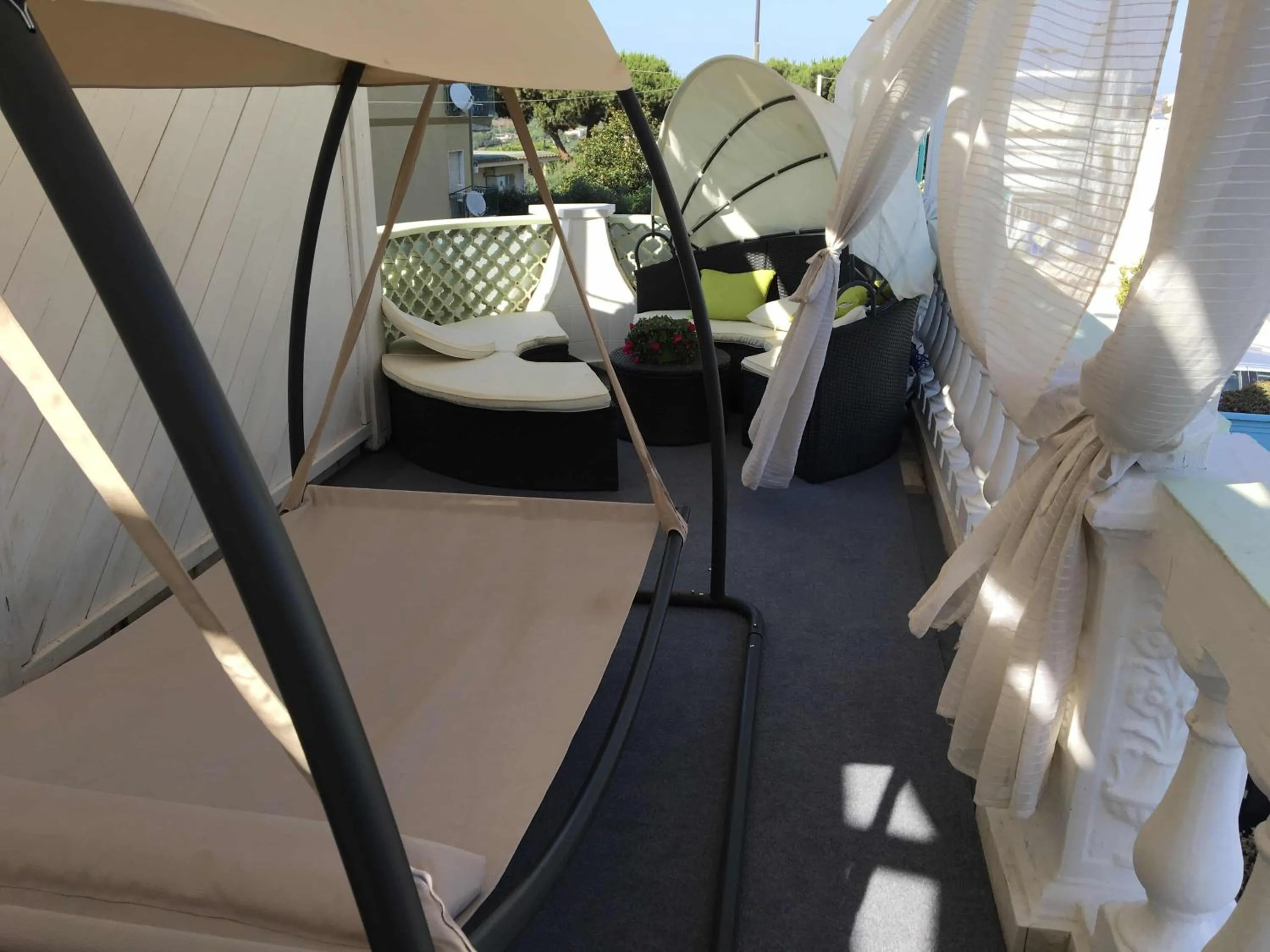 Patio in Residence R&B Tyrrhenum