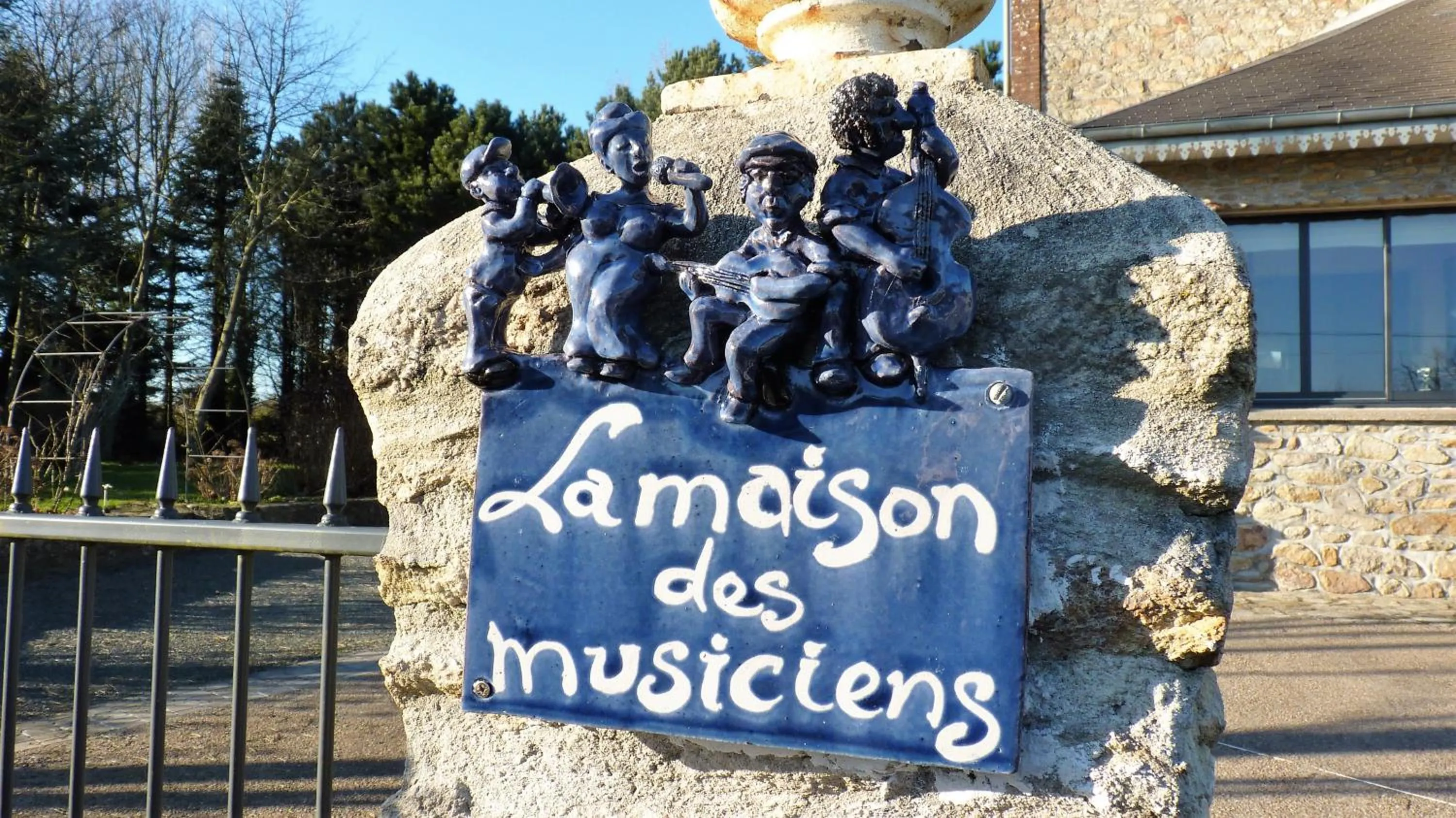 Property logo or sign in La maison des musiciens