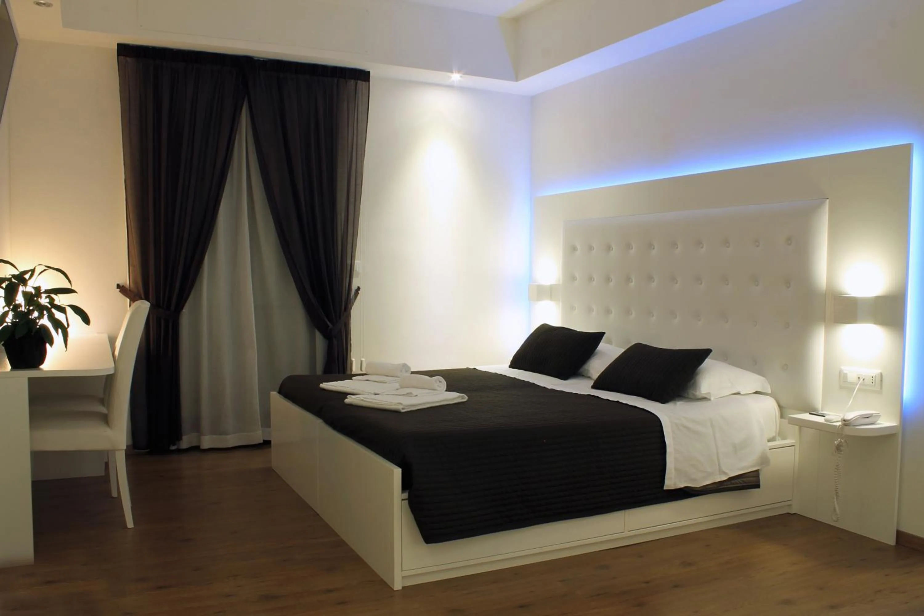 Photo of the whole room, Bed in Boutique Hotel e Spa Città Bianca