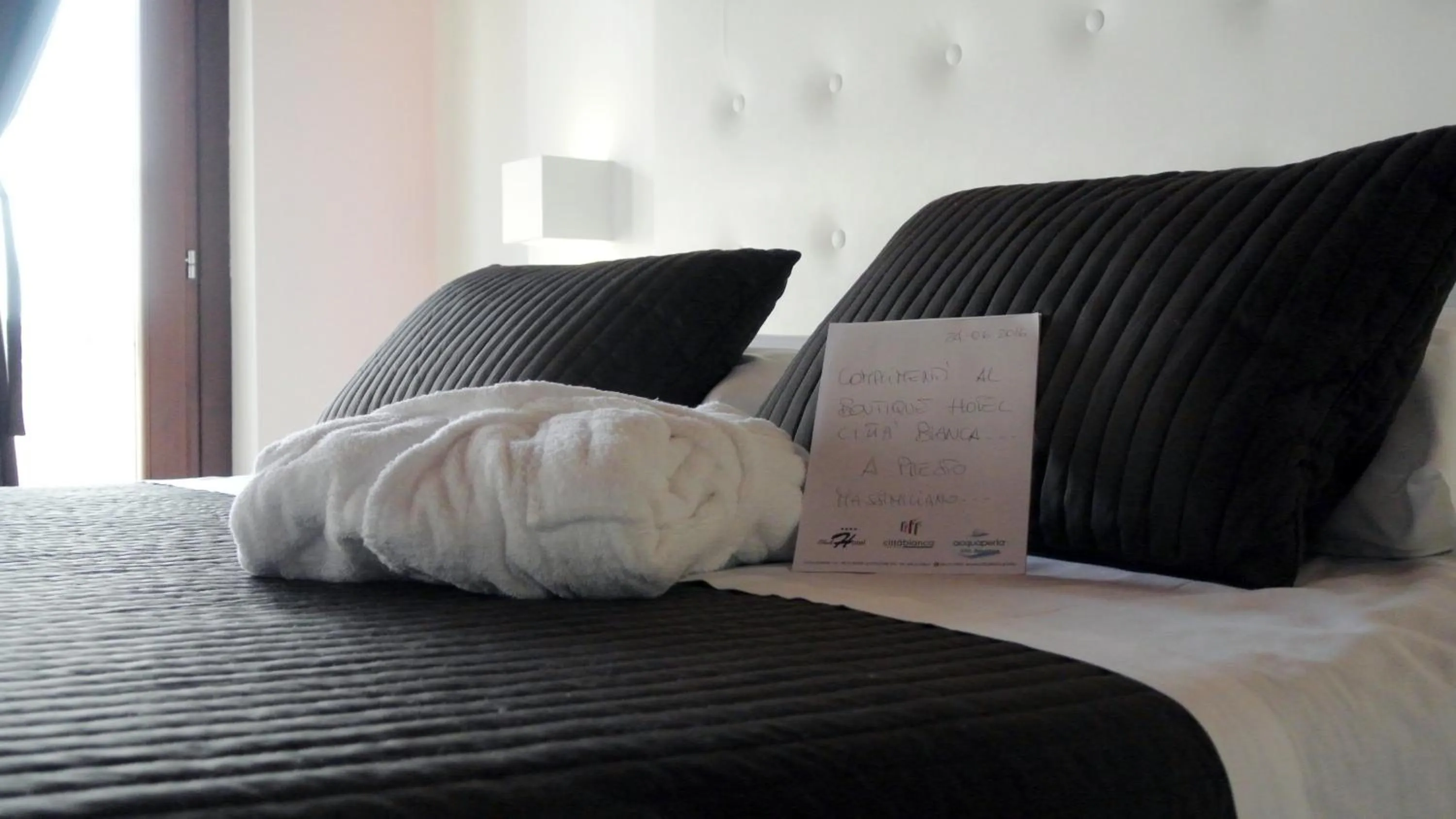 Bedroom, Bed in Boutique Hotel e Spa Città Bianca