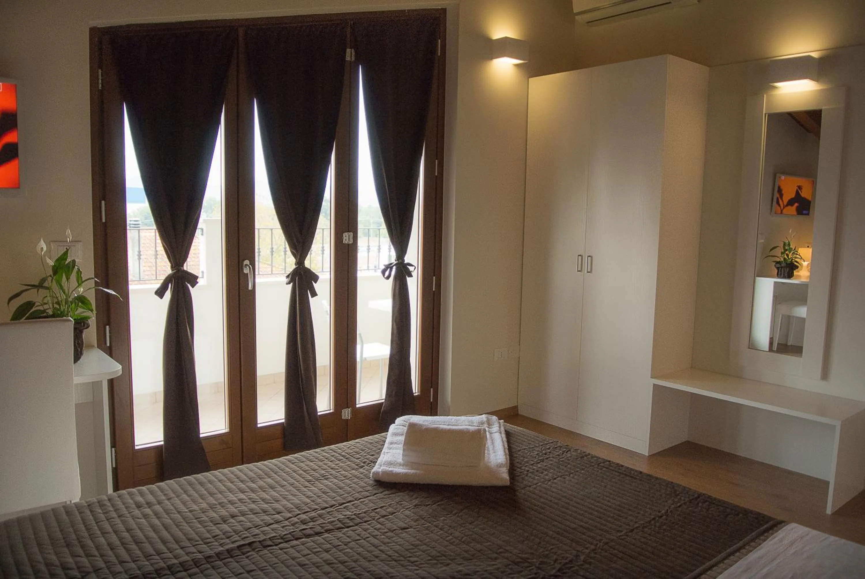 Photo of the whole room, Bed in Boutique Hotel e Spa Città Bianca