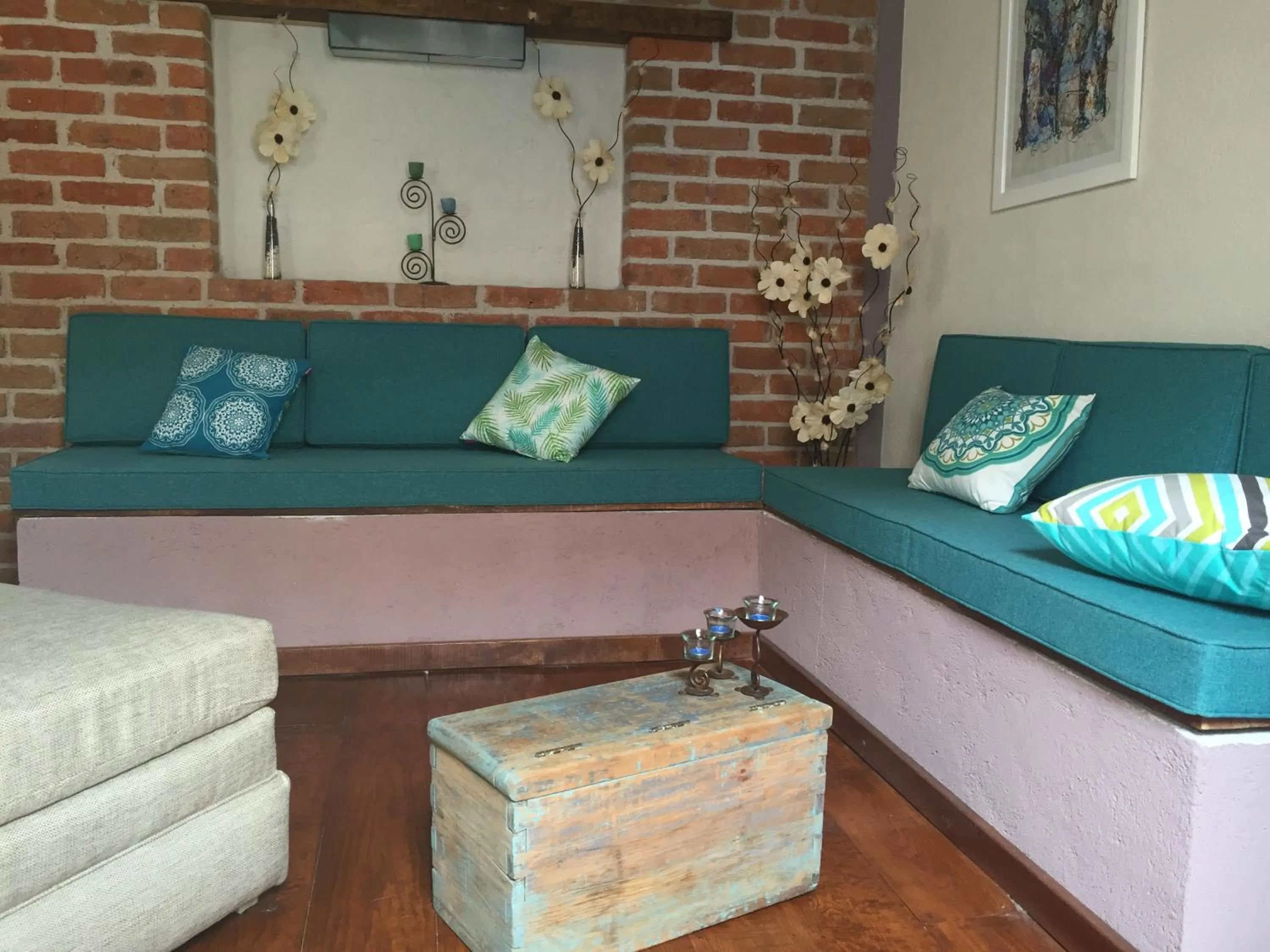 Seating area in Suites colibri