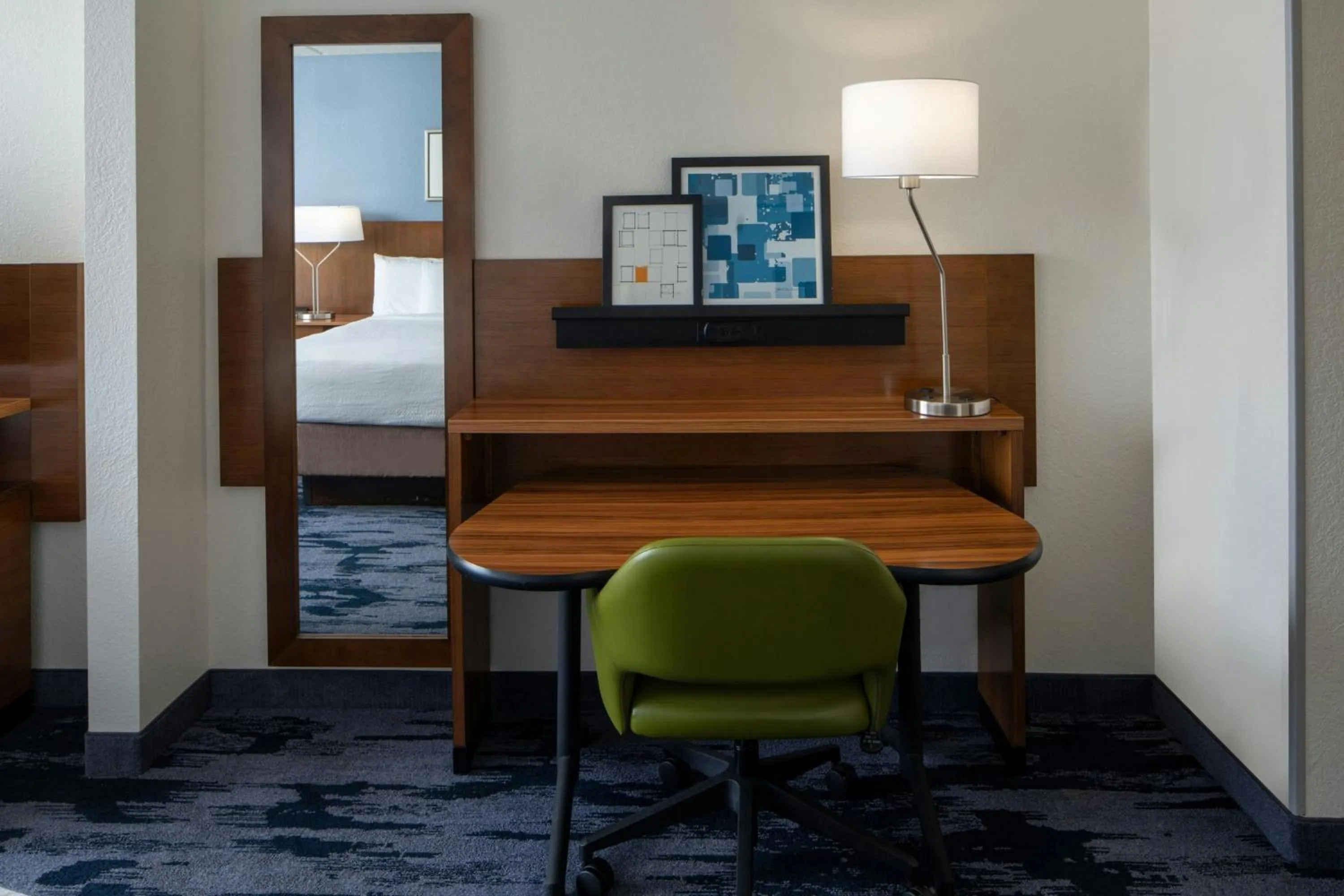 Photo of the whole room, Bed in Fairfield Inn and Suites Atlanta Airport South/Sullivan Road