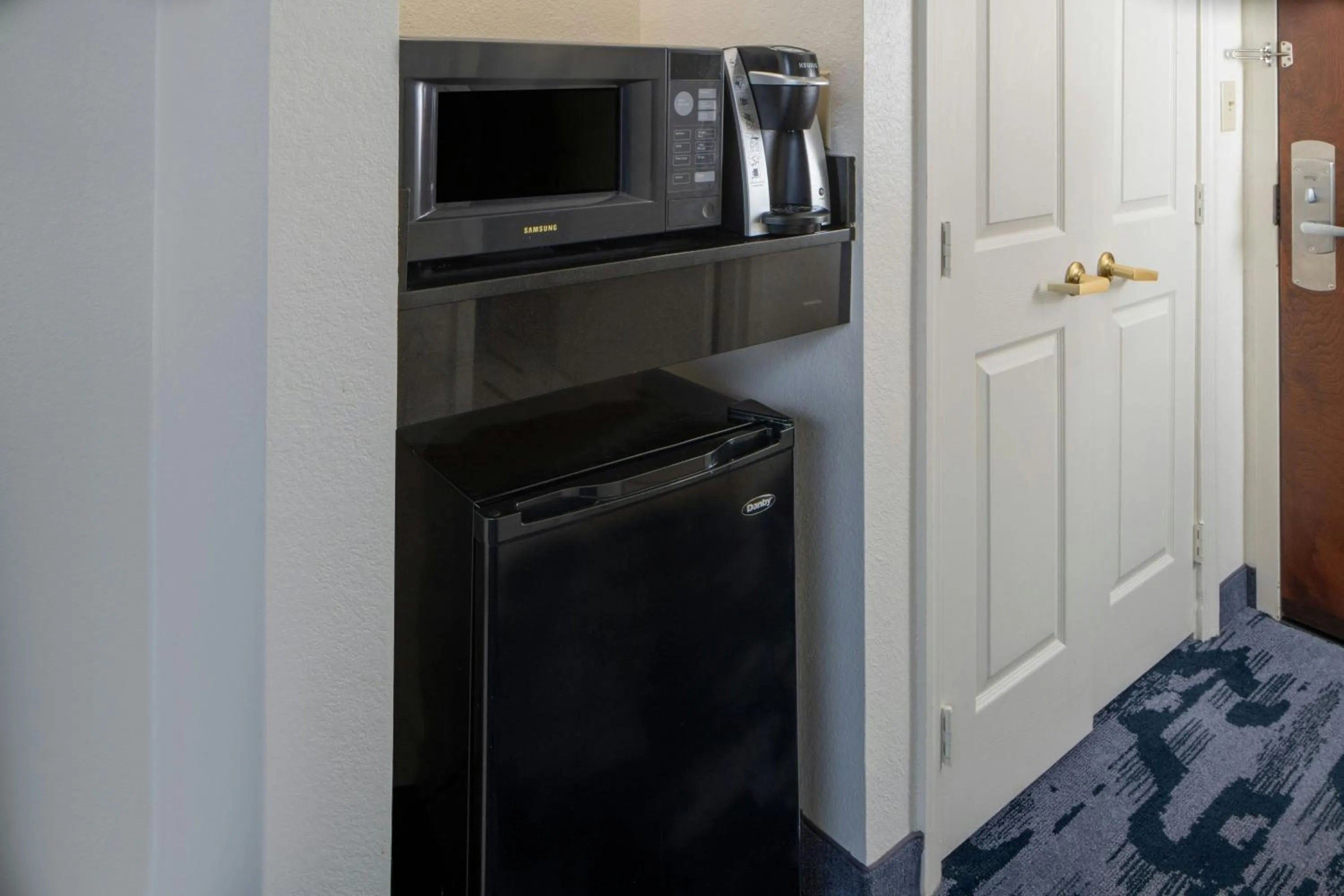 Photo of the whole room in Fairfield Inn and Suites Atlanta Airport South/Sullivan Road