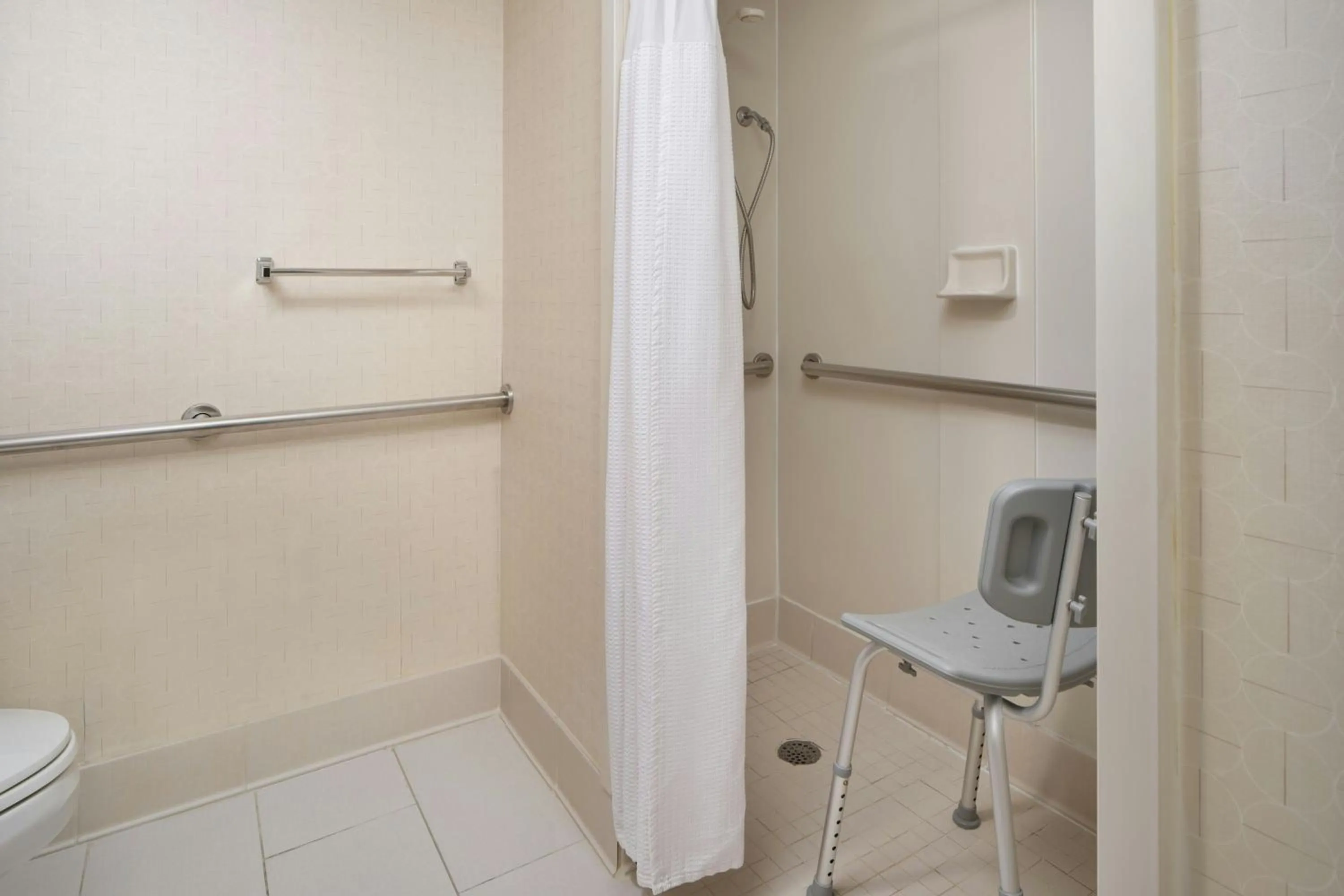 Bathroom in SpringHill Suites by Marriott Chicago Southwest at Burr Ridge Hinsdale