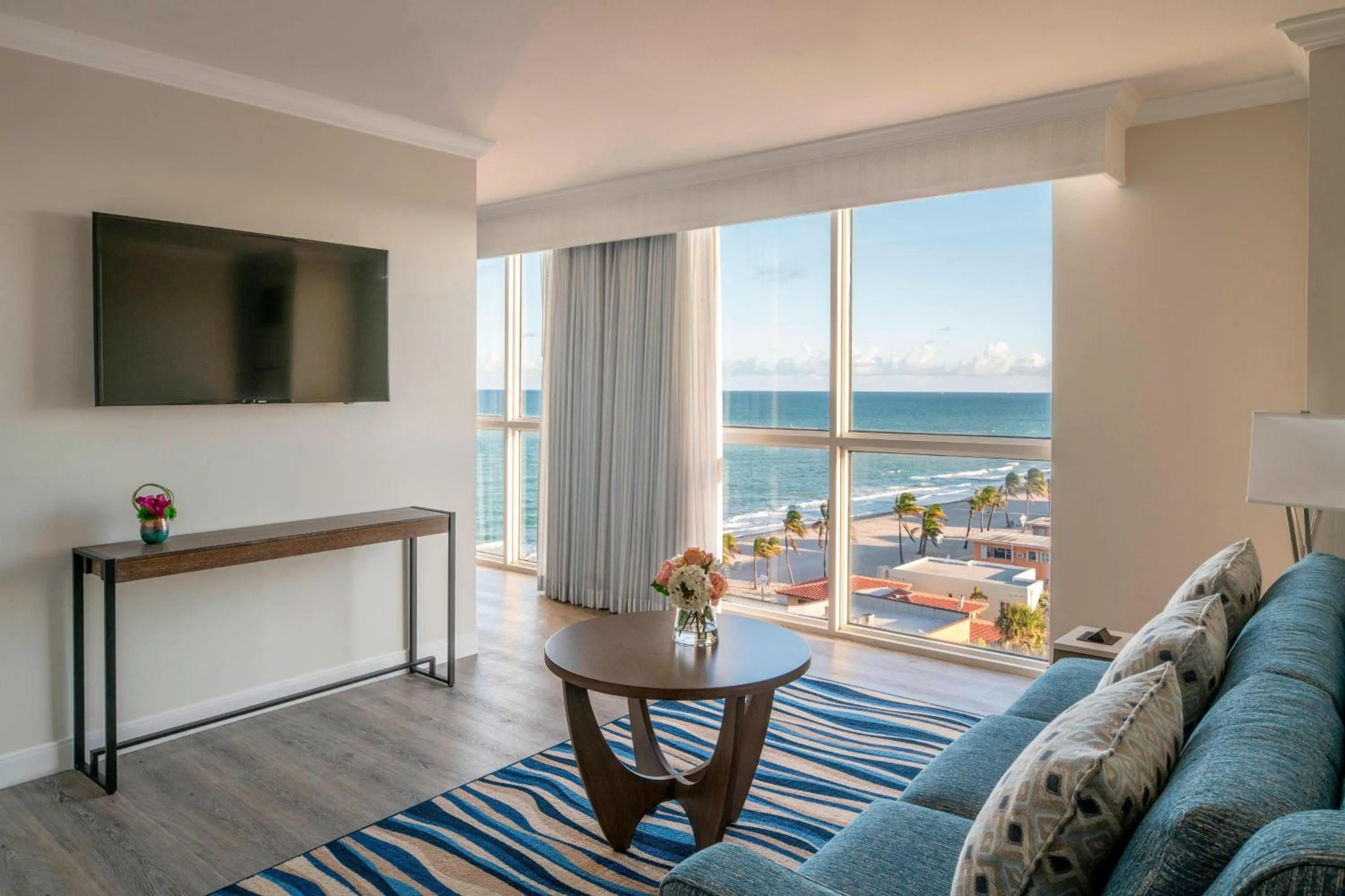 Living room in Hollywood Beach Marriott