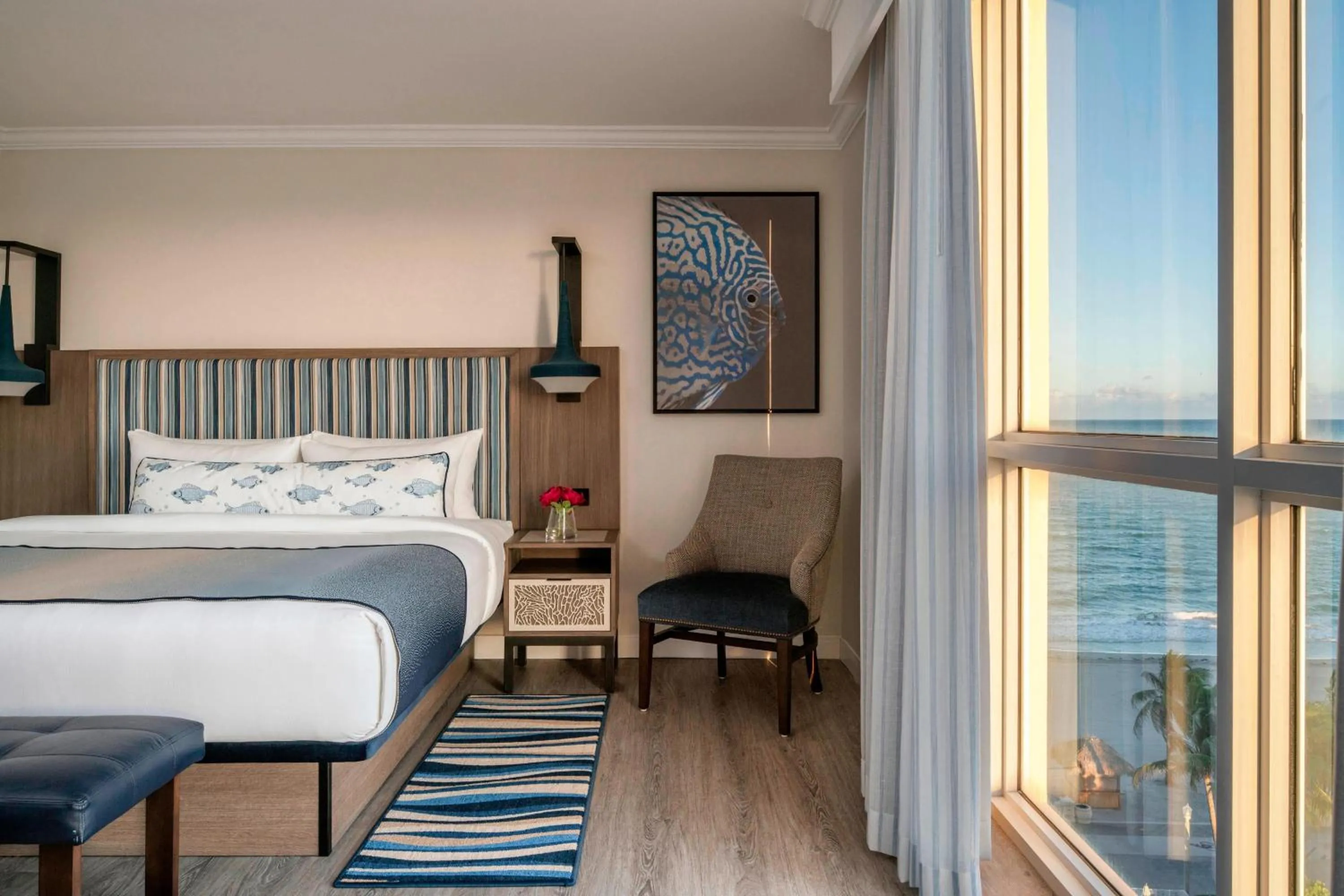 Photo of the whole room, Bed in Hollywood Beach Marriott