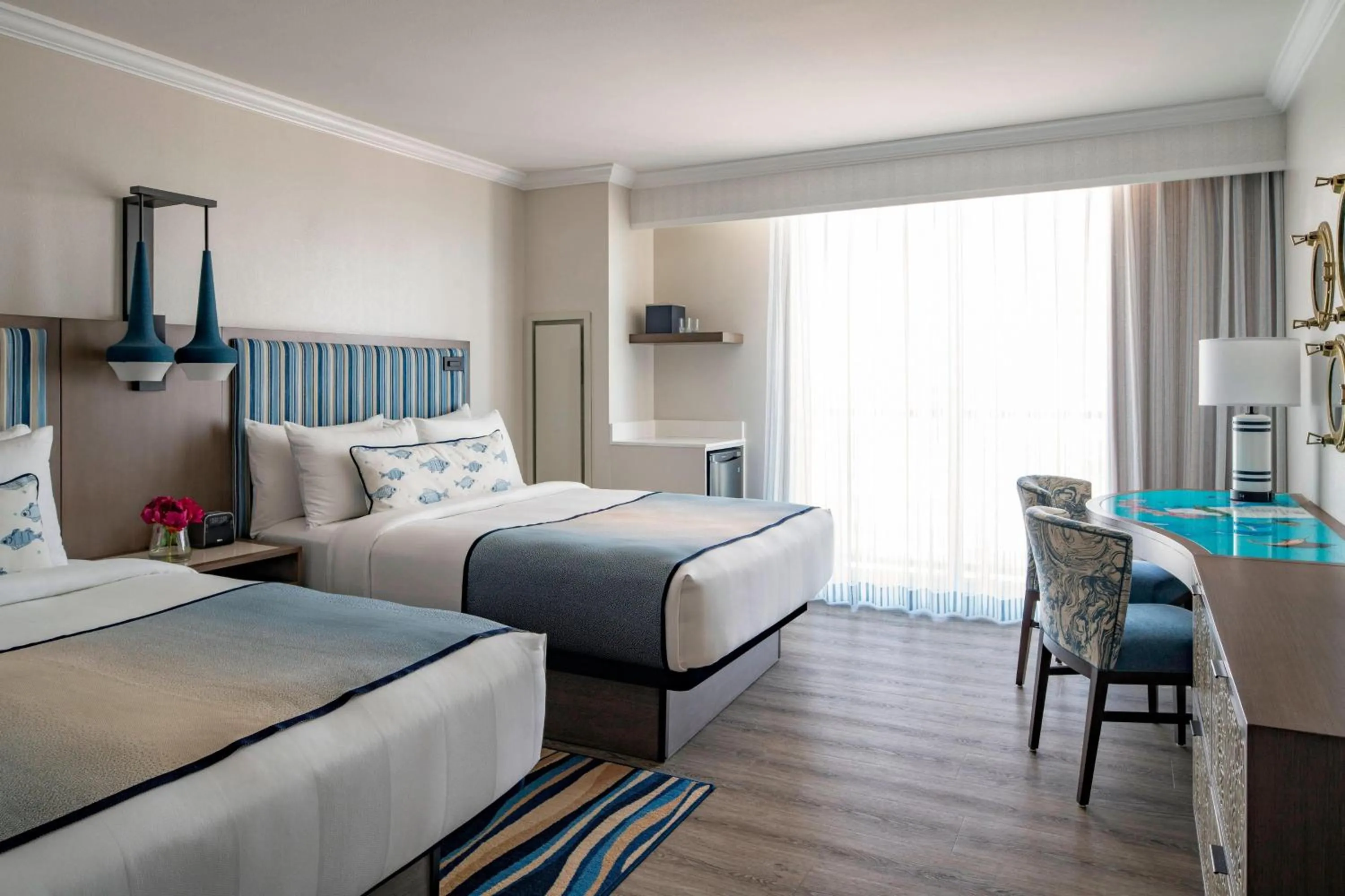 Photo of the whole room, Bed in Hollywood Beach Marriott