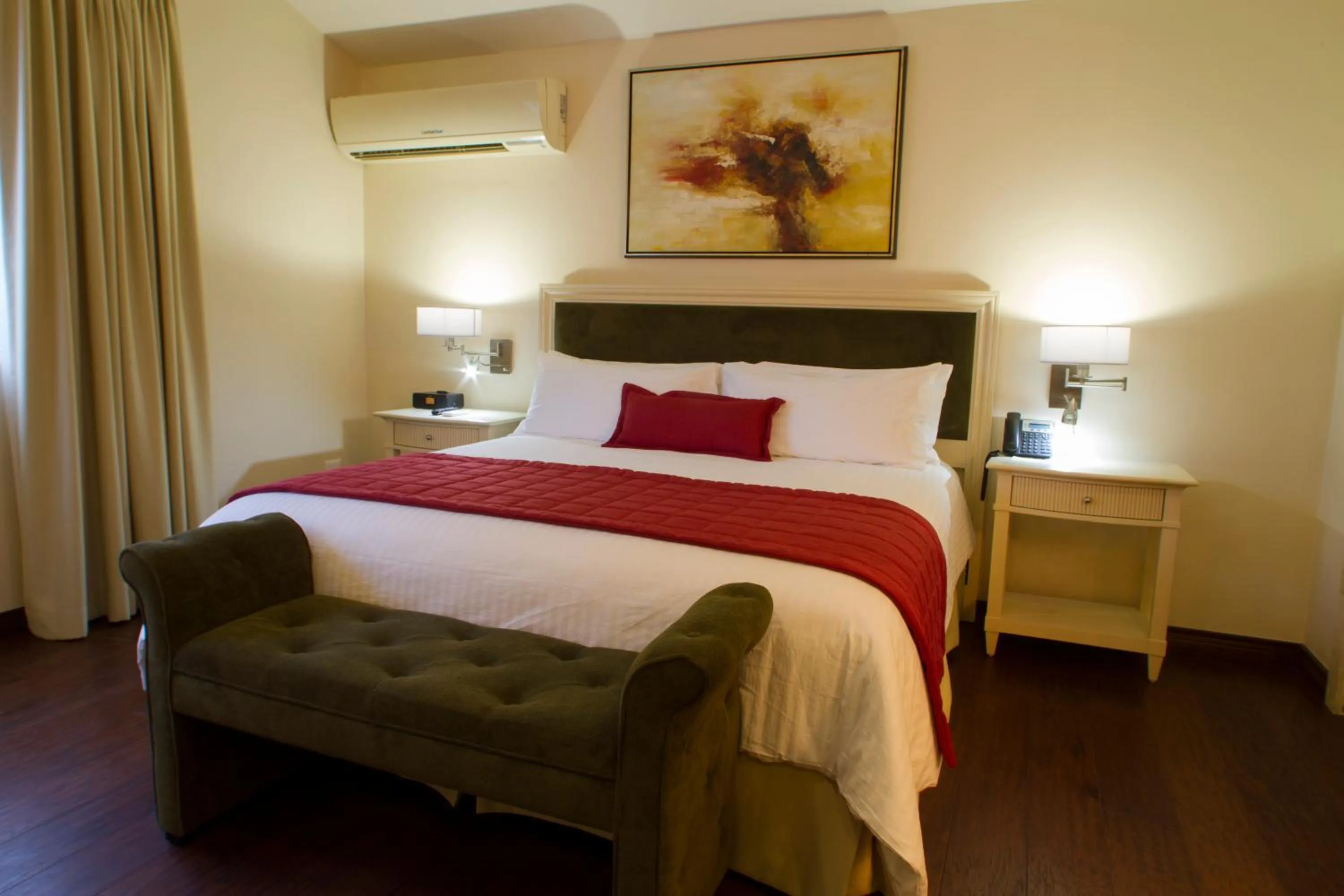 Bedroom, Bed in Isabella Boutique Hotel