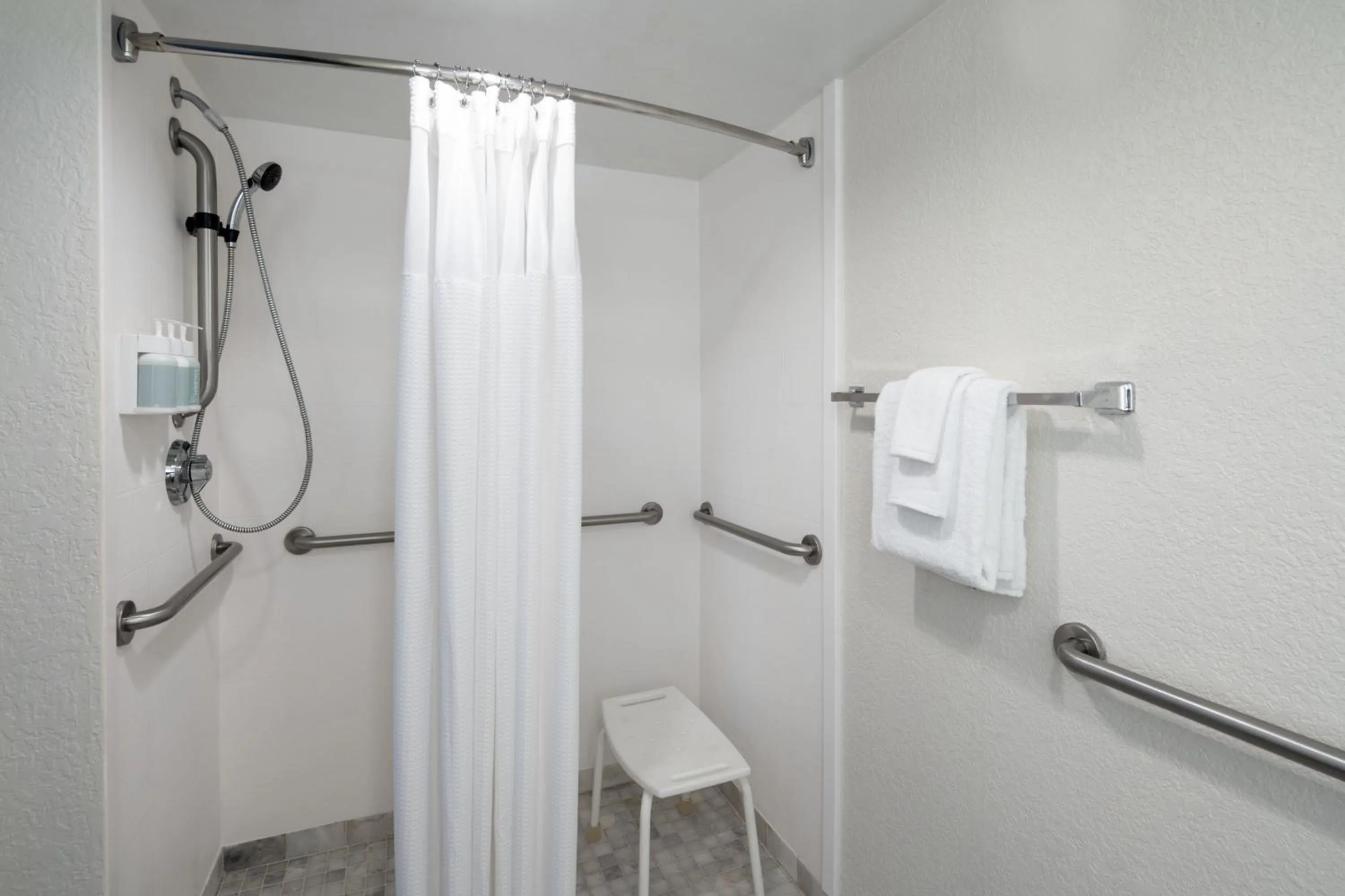 Bathroom in SpringHill Suites by Marriott Orlando Convention Center