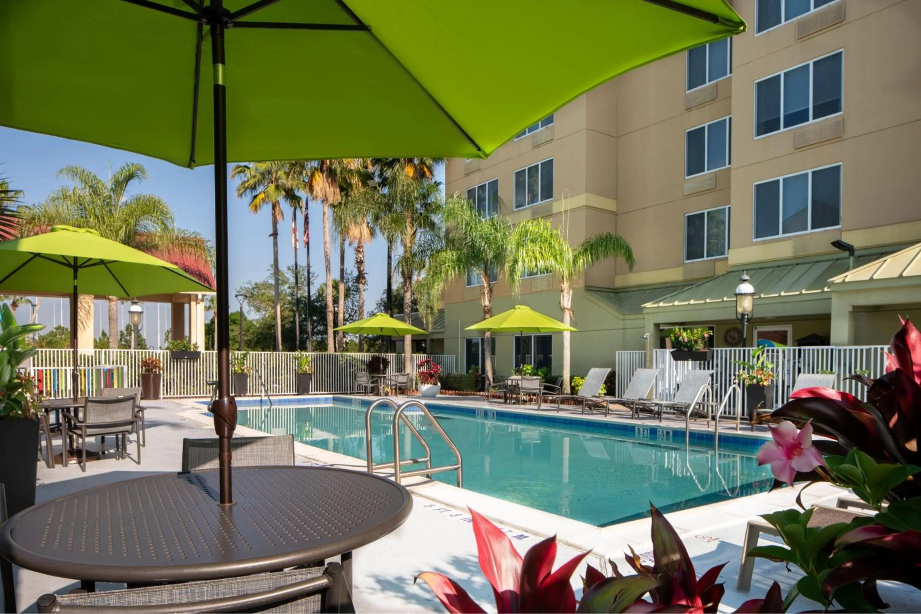 Swimming pool in SpringHill Suites by Marriott Orlando Convention Center