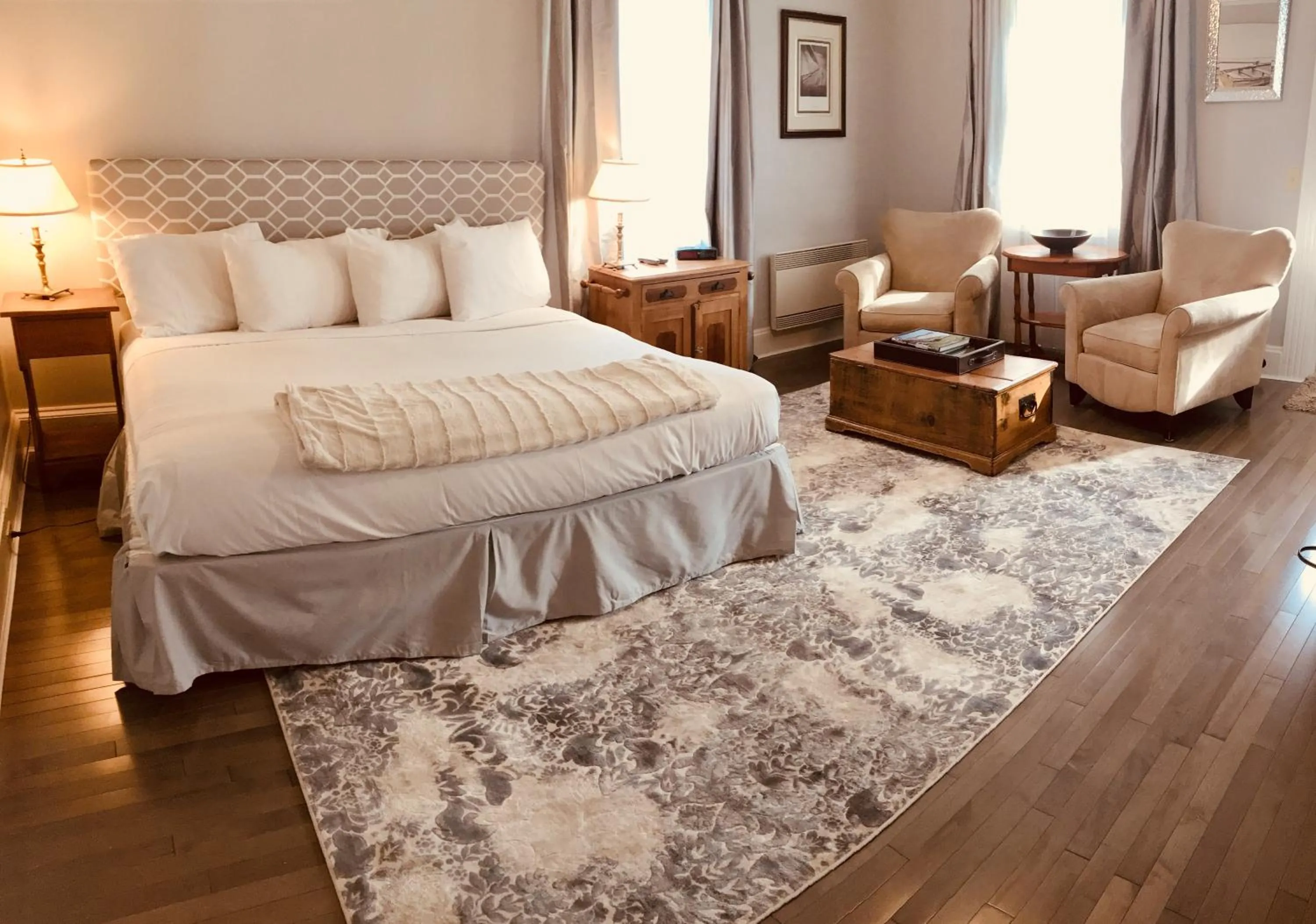 Photo of the whole room, Bed in Treadwell Inn