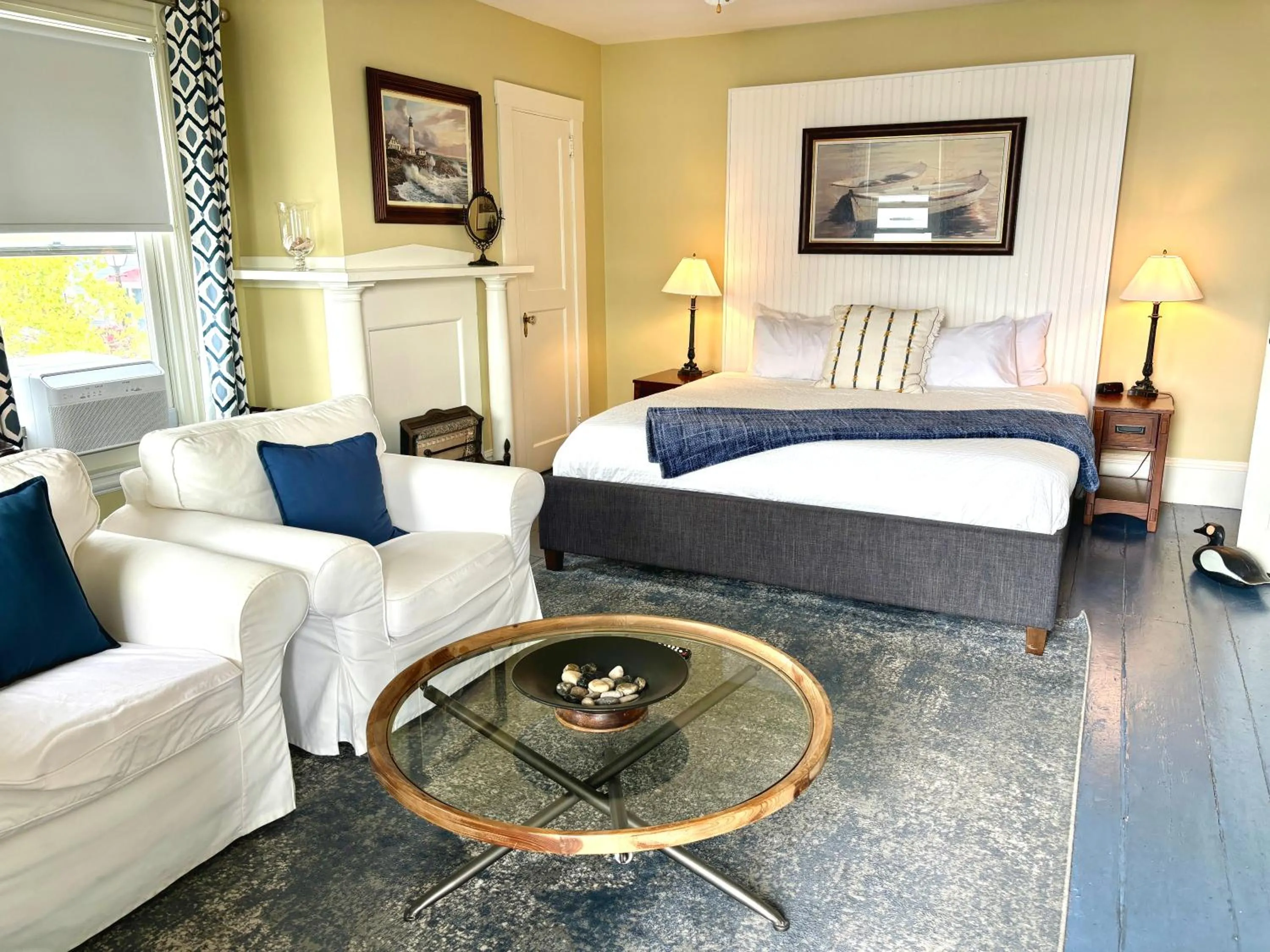 Bedroom, Bed in Treadwell Inn