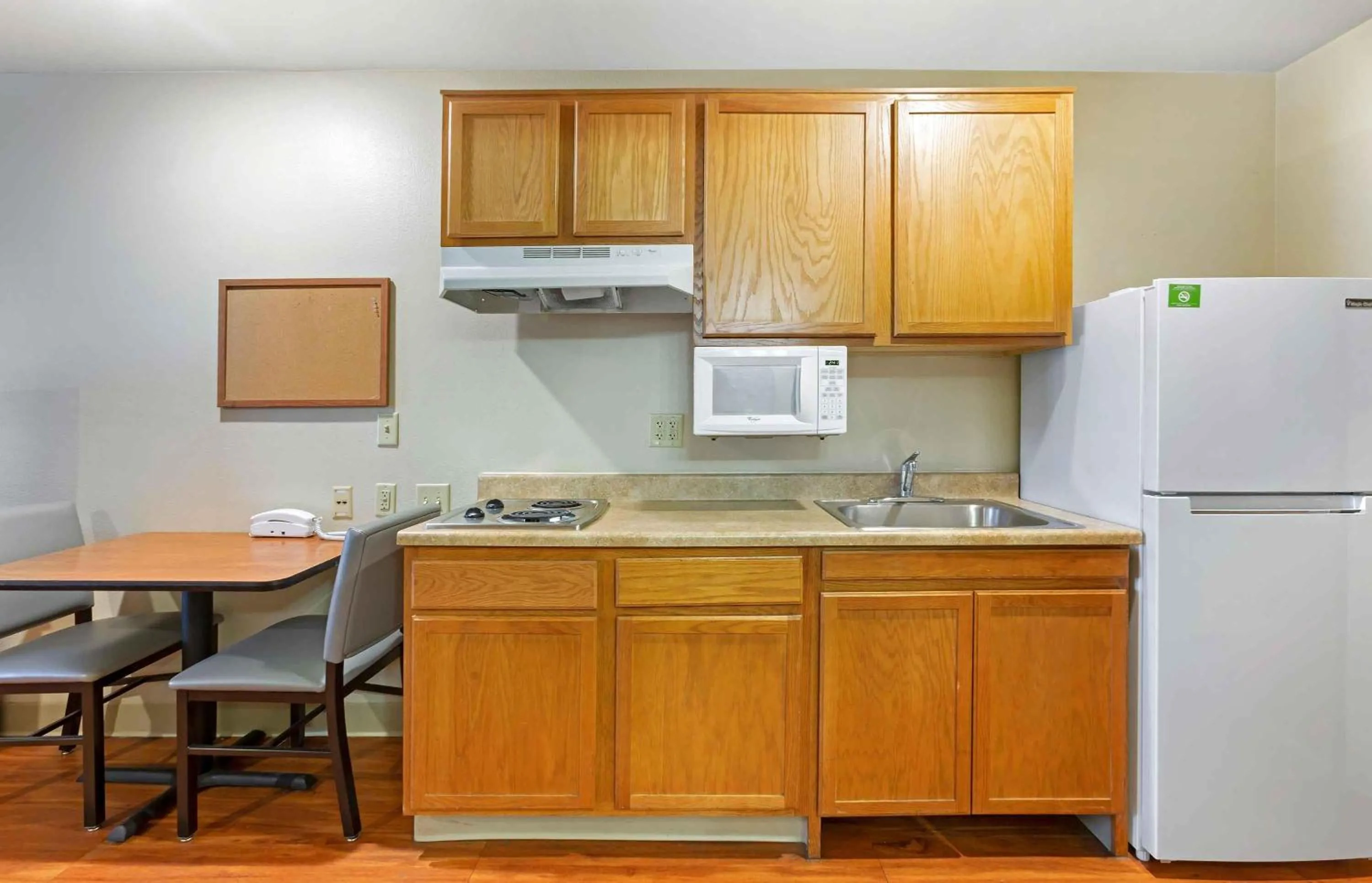 Bedroom in Extended Stay America Select Suites - Phoenix - West