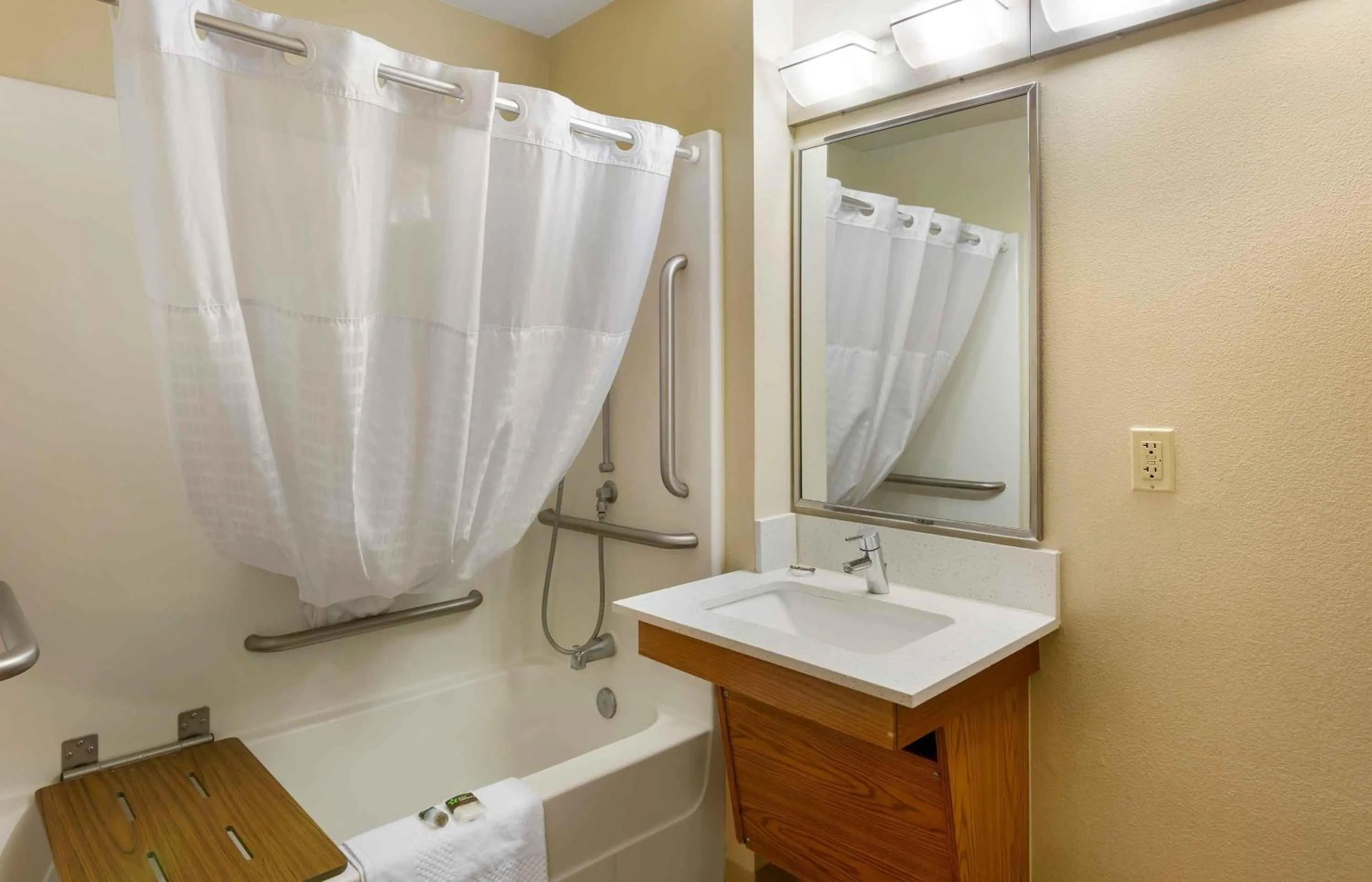 Bathroom in Extended Stay America Select Suites - Phoenix - West