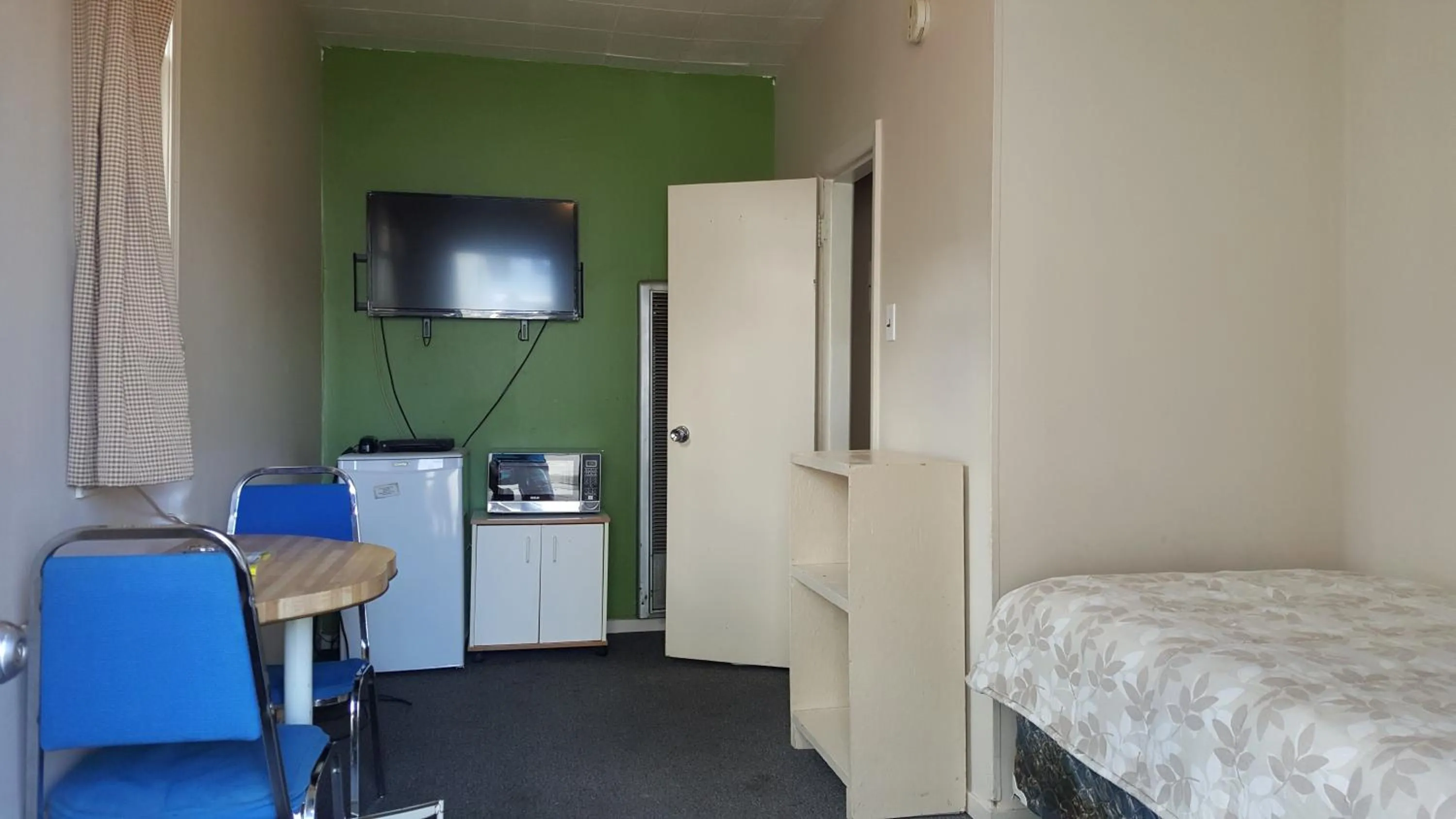 Living room in Hat Motel