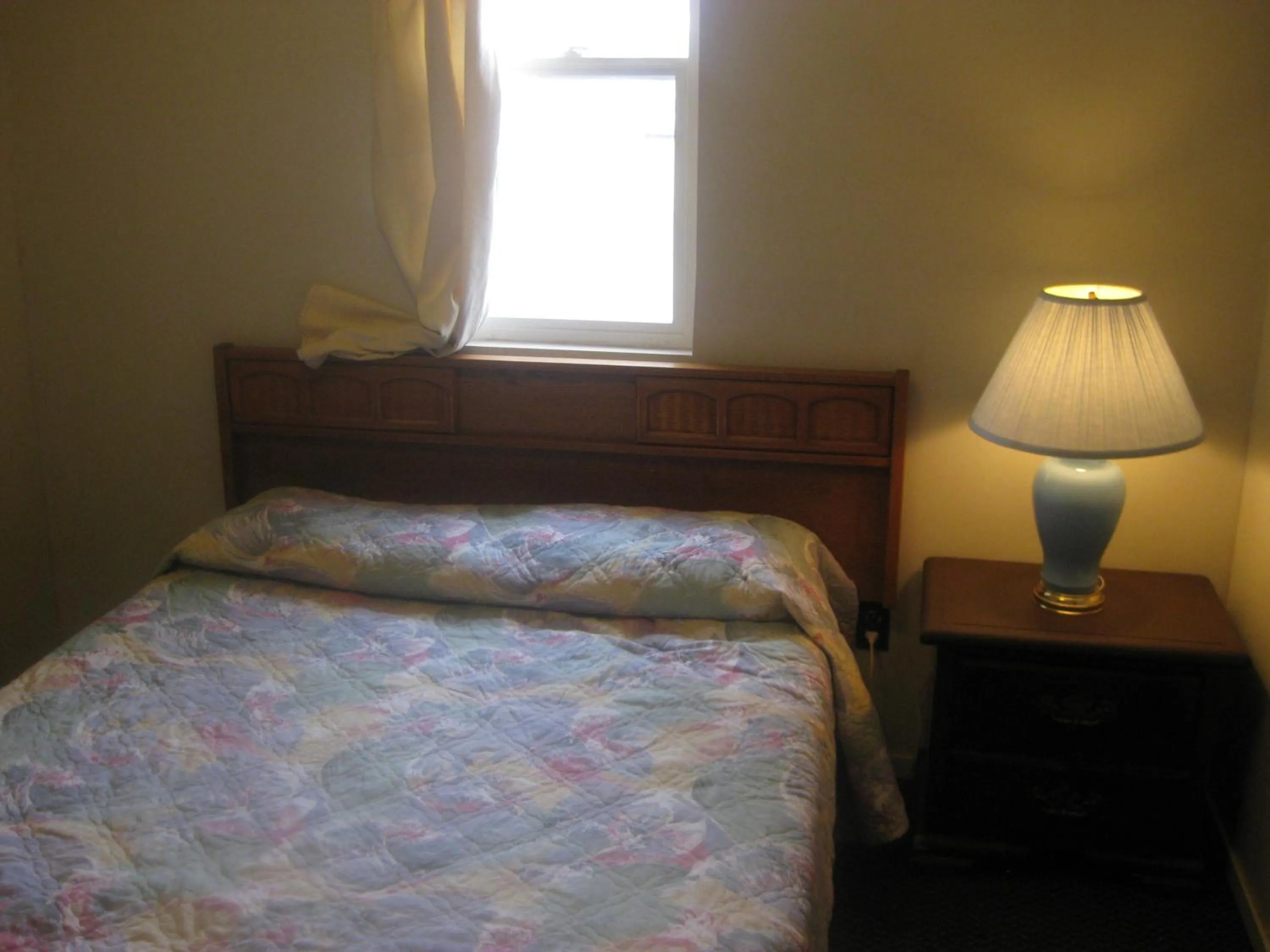 Bedroom in Hat Motel
