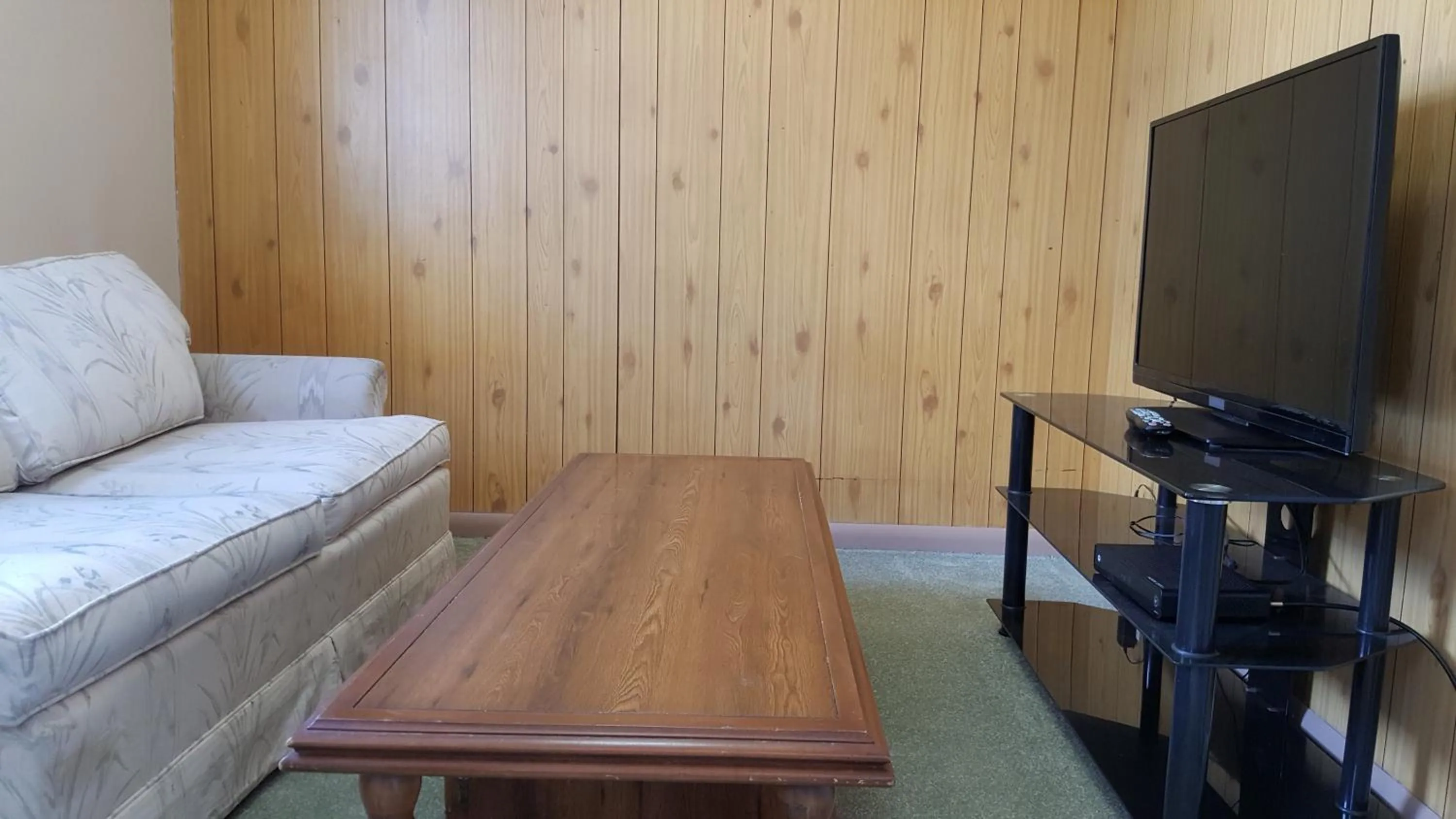 Seating area in Hat Motel