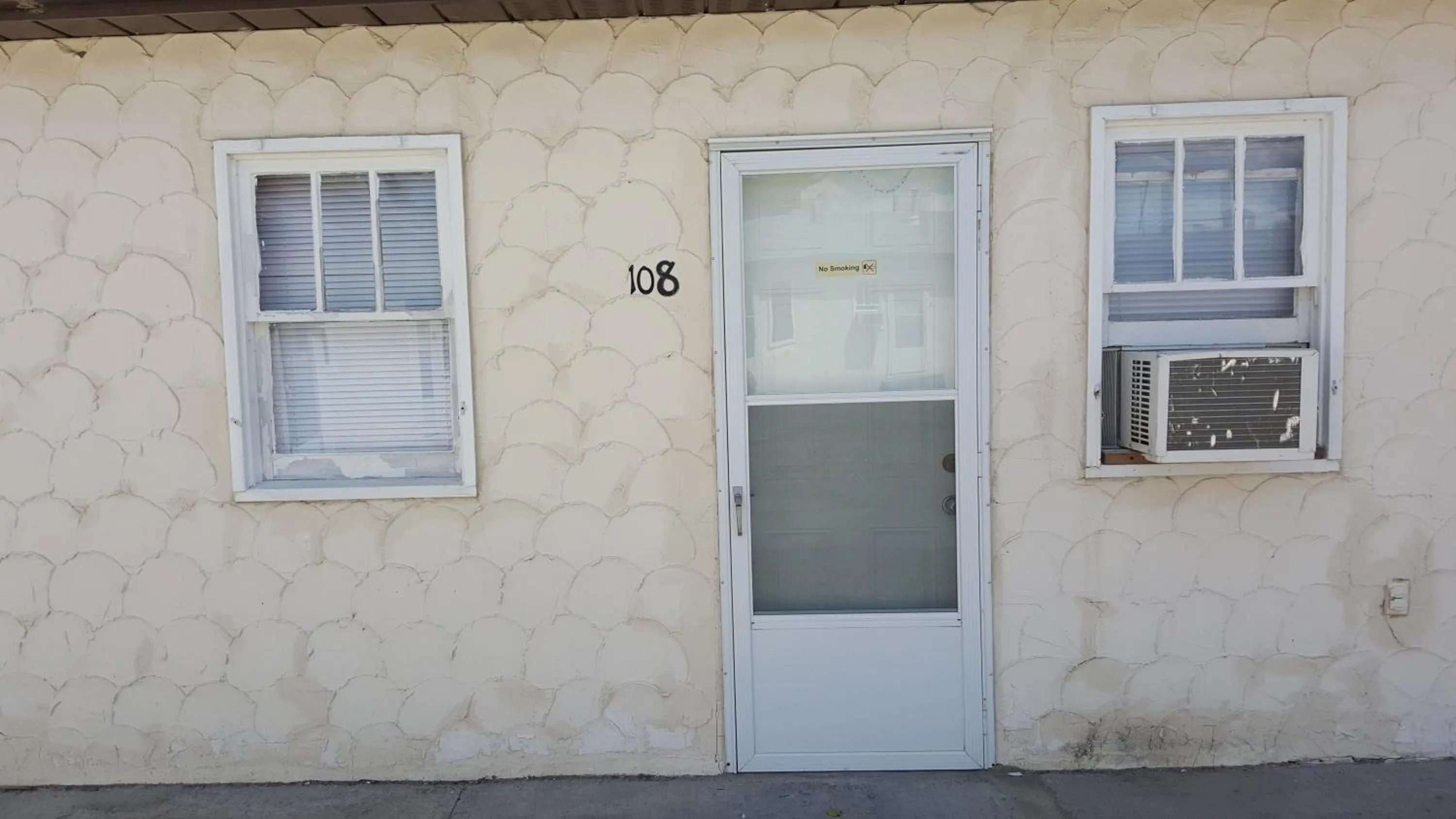 Facade/entrance in Hat Motel