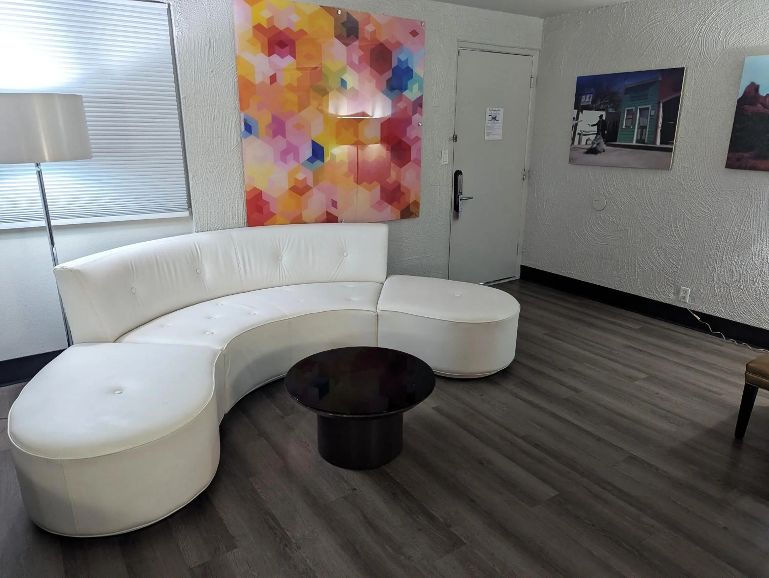 Seating area in The Clarendon Hotel & Spa, BW Signature Collection