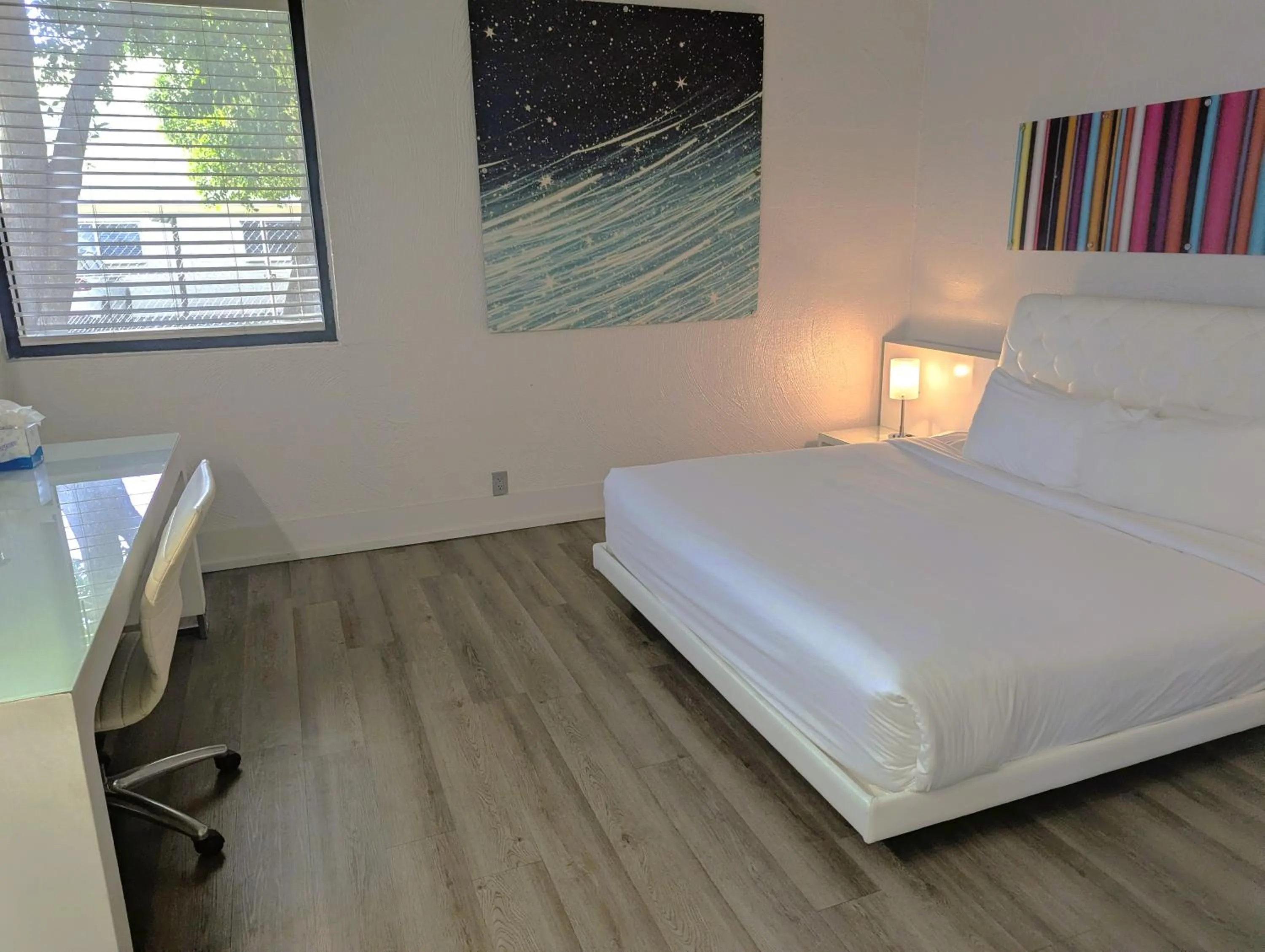 Bedroom, Bed in The Clarendon Hotel & Spa, BW Signature Collection