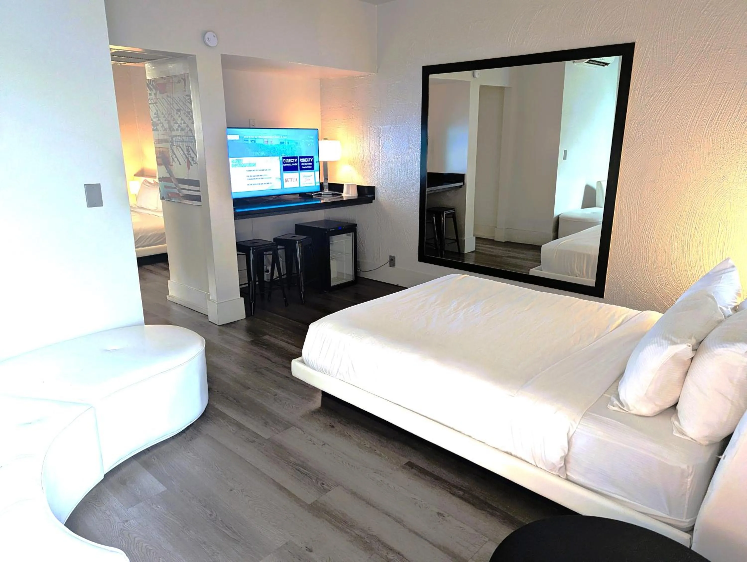 Seating area, Bed in The Clarendon Hotel & Spa, BW Signature Collection