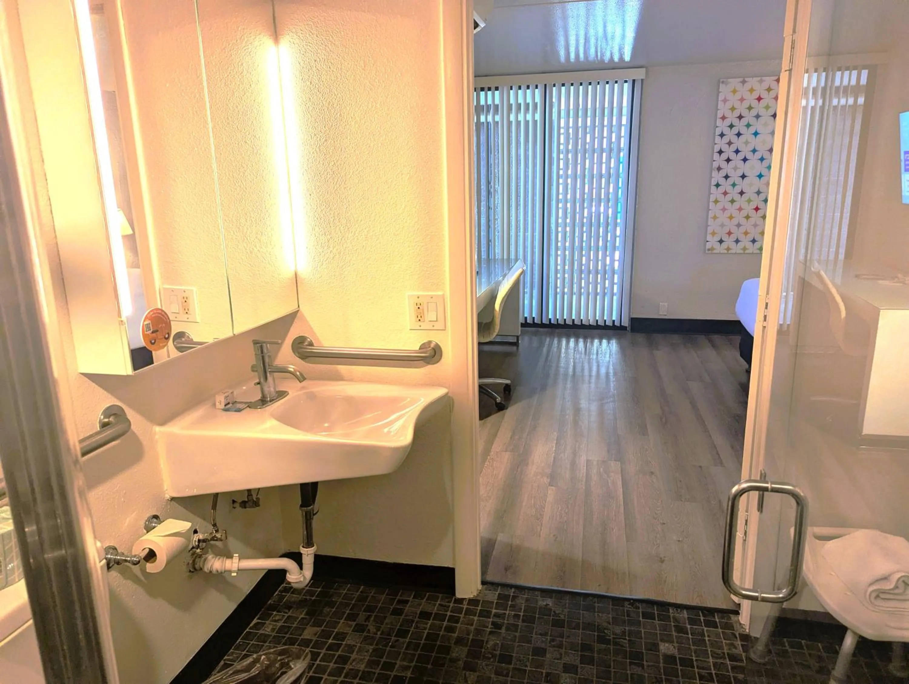 Bathroom in The Clarendon Hotel & Spa, BW Signature Collection
