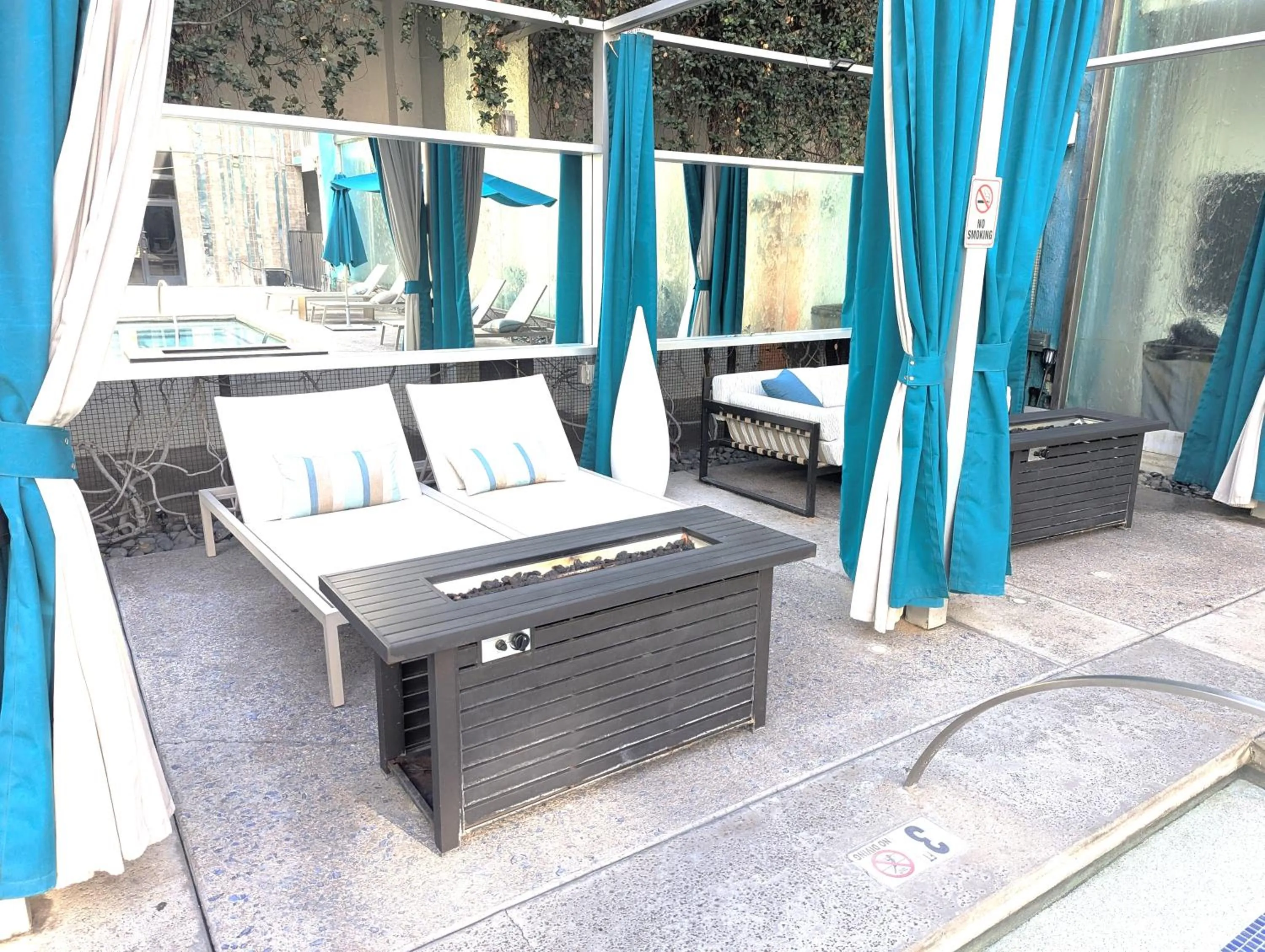 Swimming pool in The Clarendon Hotel & Spa, BW Signature Collection