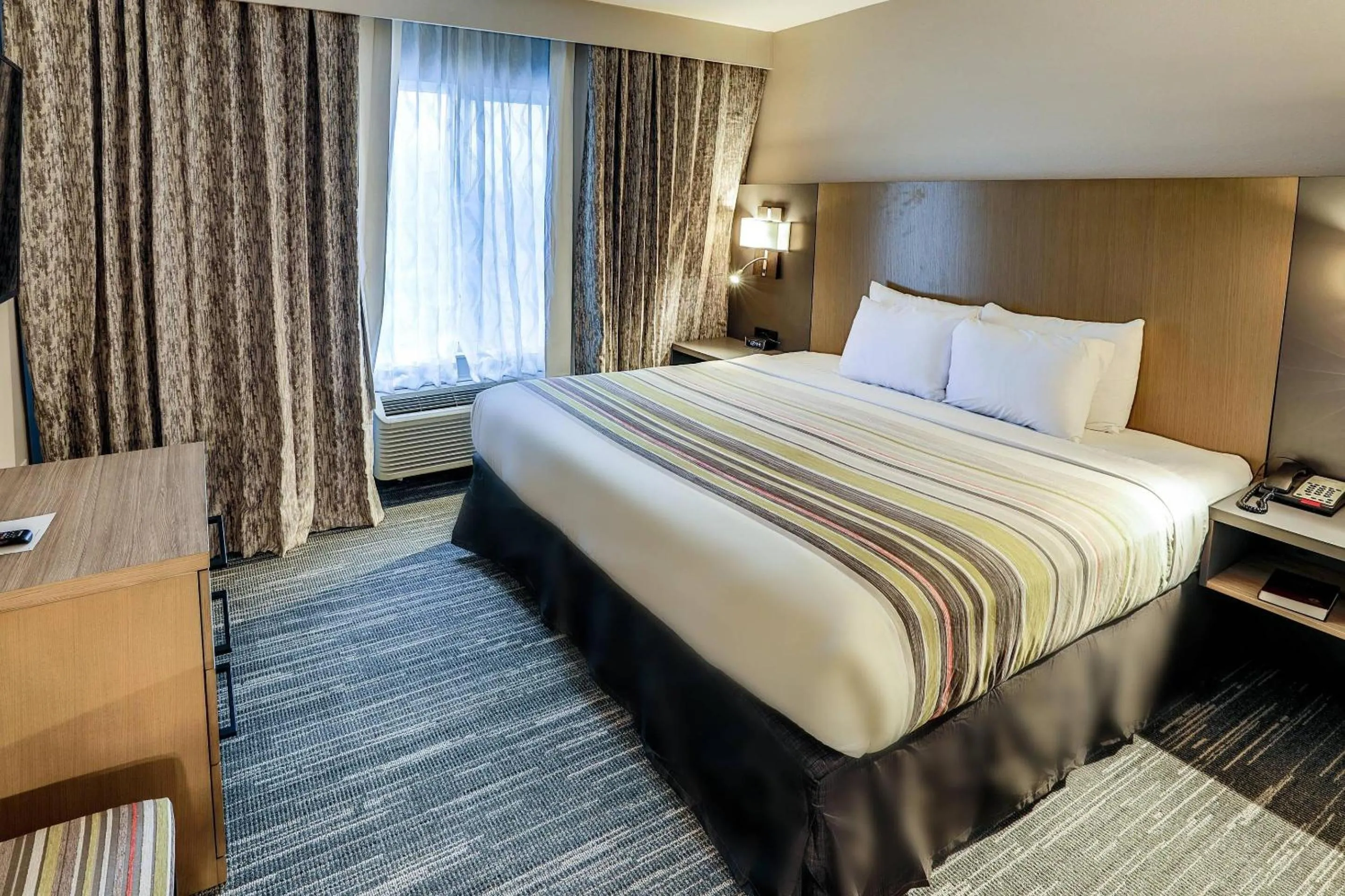 Bedroom, Bed in Country Inn & Suites by Radisson Nashville Airport TN