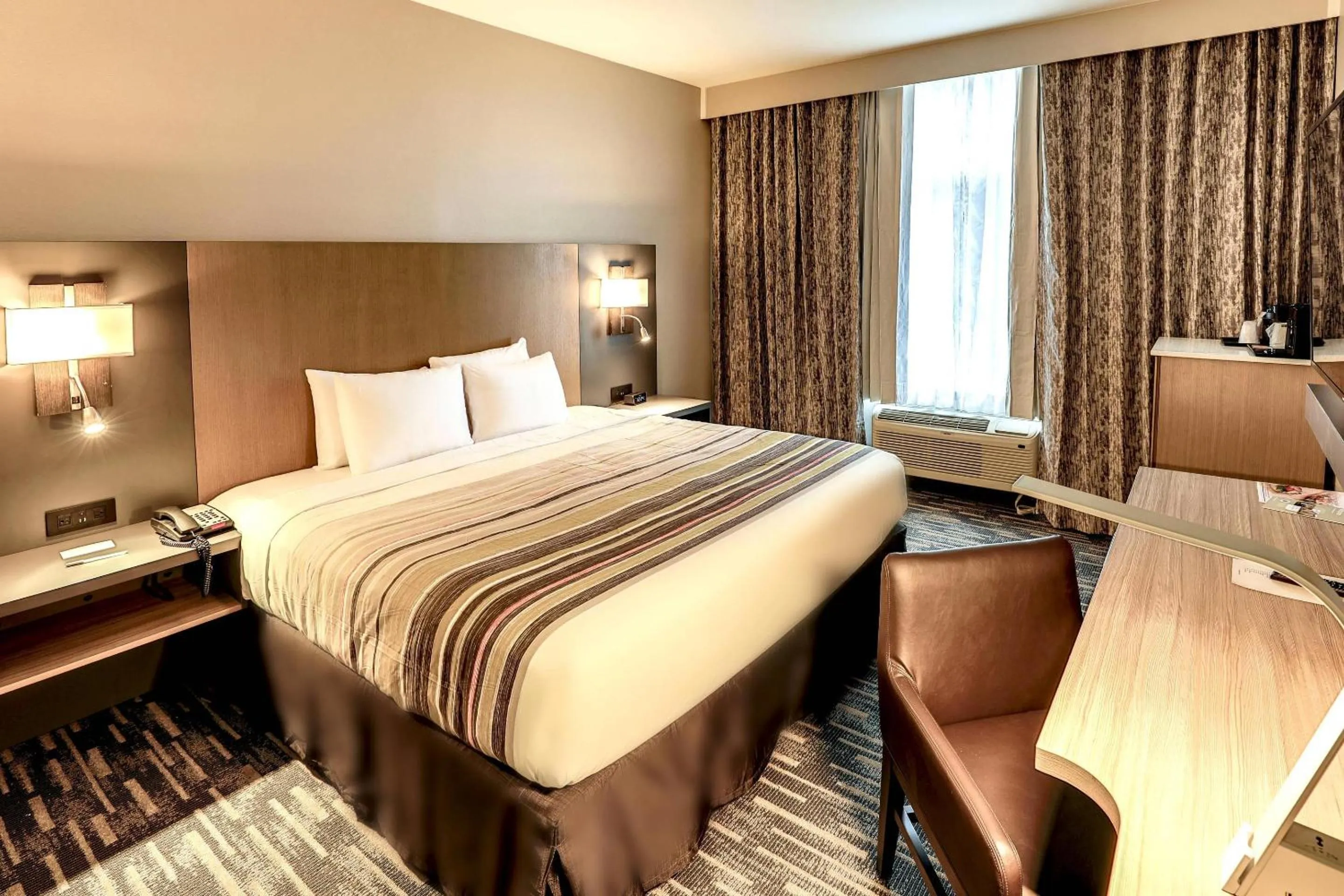 Bedroom, Bed in Country Inn & Suites by Radisson Nashville Airport TN