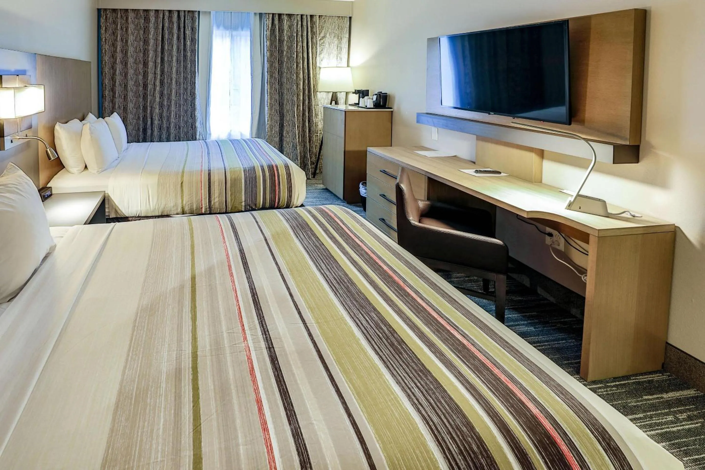 Bedroom, Bed in Country Inn & Suites by Radisson Nashville Airport TN