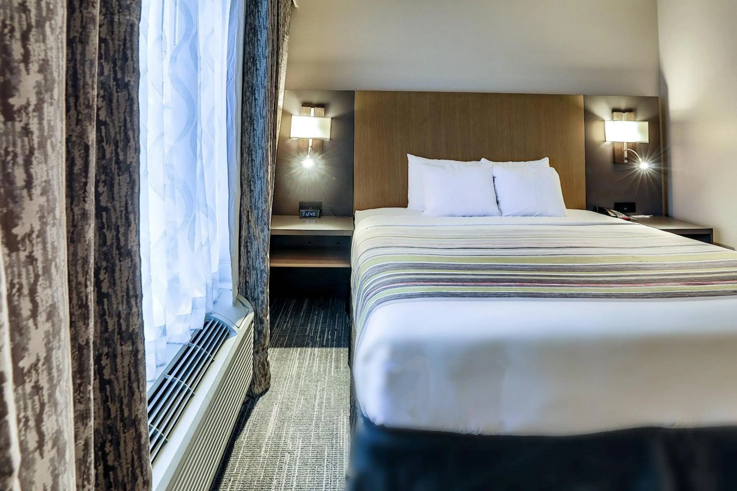 Bedroom, Bed in Country Inn & Suites by Radisson Nashville Airport TN