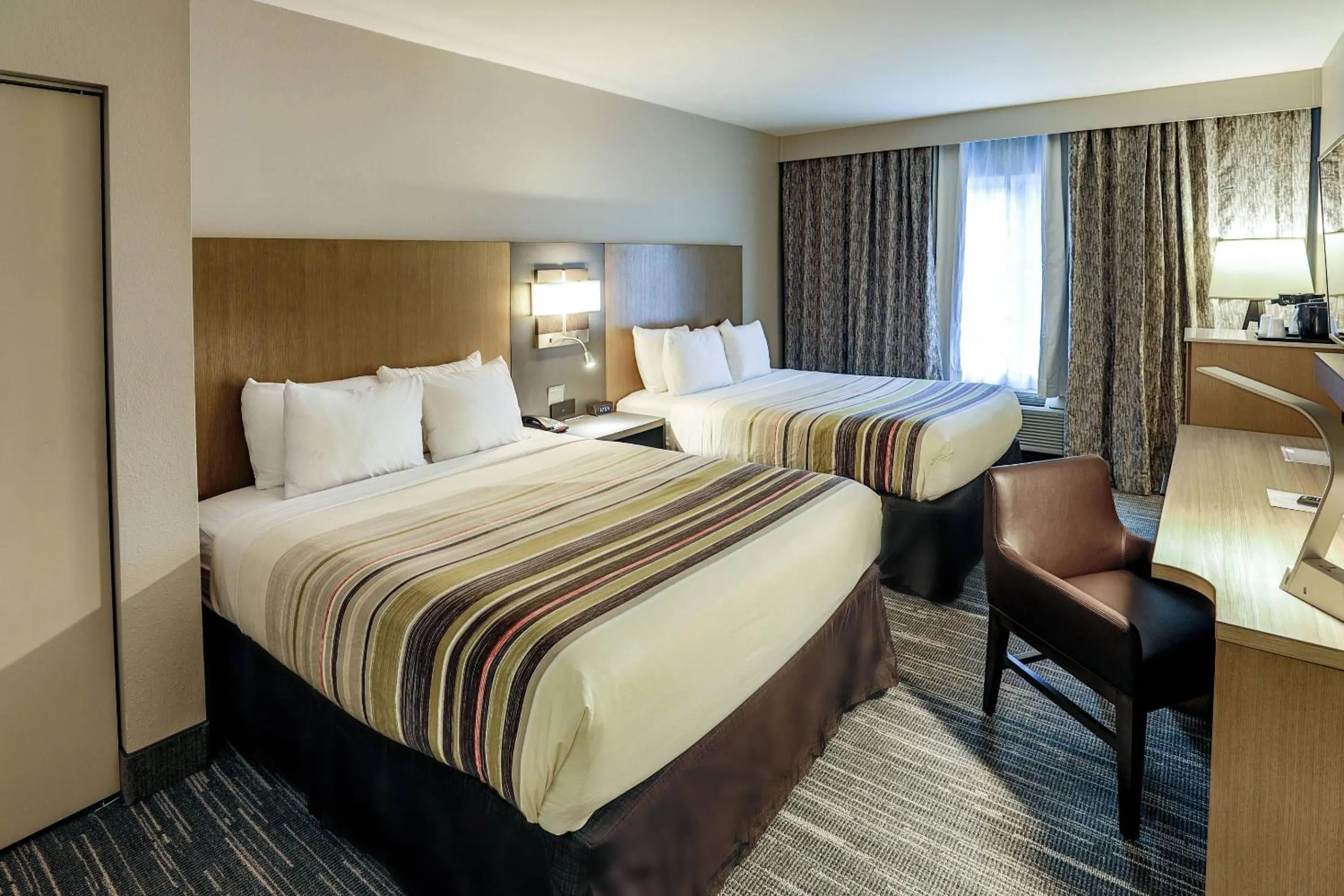 Bedroom, Bed in Country Inn & Suites by Radisson Nashville Airport TN