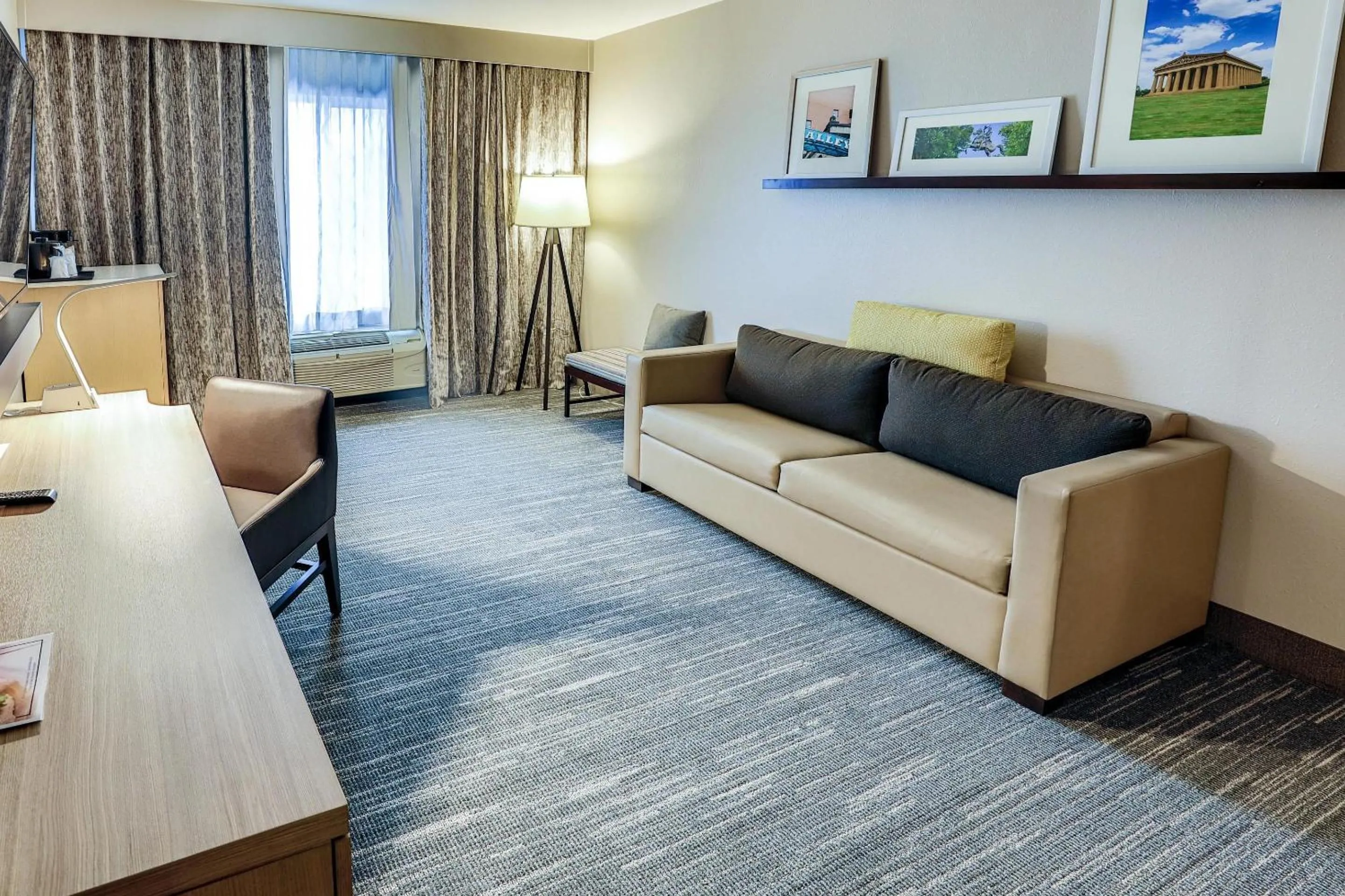 Bedroom in Country Inn & Suites by Radisson Nashville Airport TN