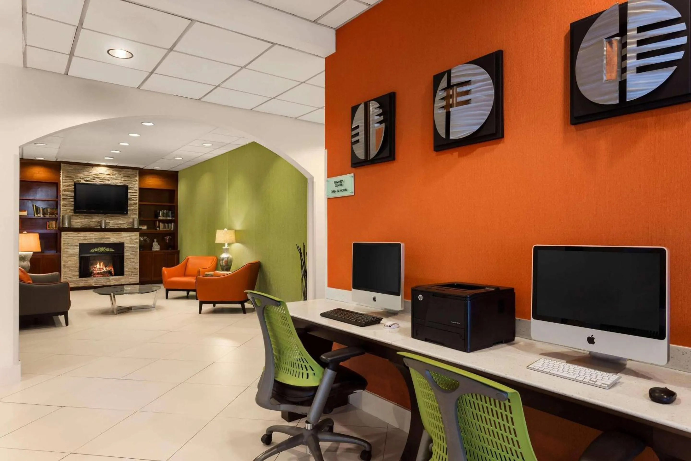 Business facilities in Country Inn & Suites by Radisson Nashville Airport TN