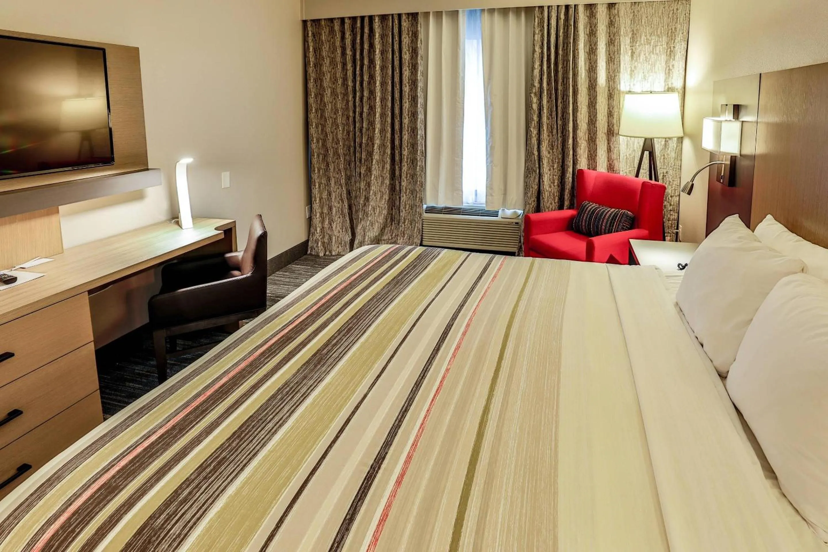Bedroom, Bed in Country Inn & Suites by Radisson Nashville Airport TN