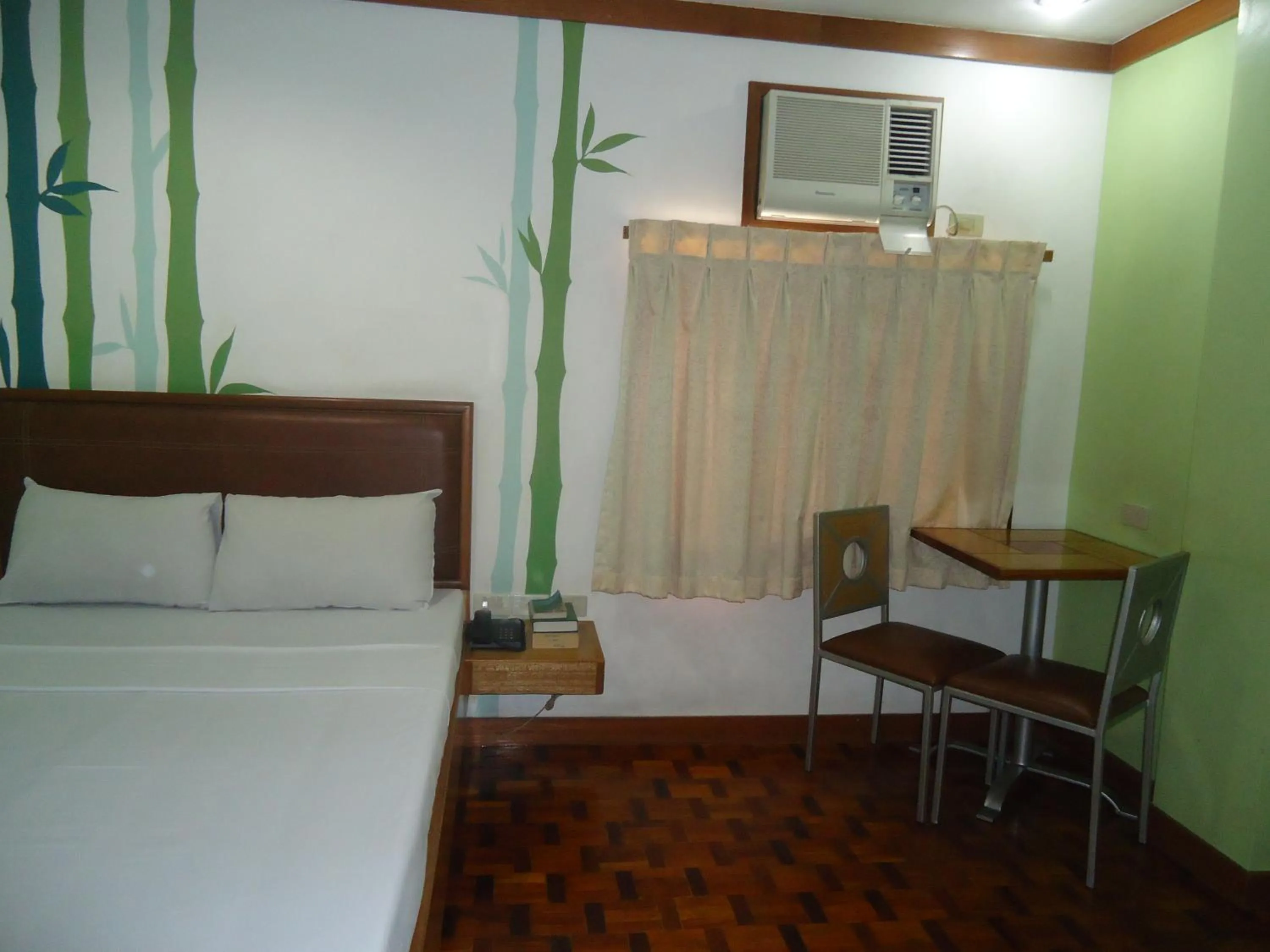 Photo of the whole room, Bed in Park Bed and Breakfast Hotel Pasay