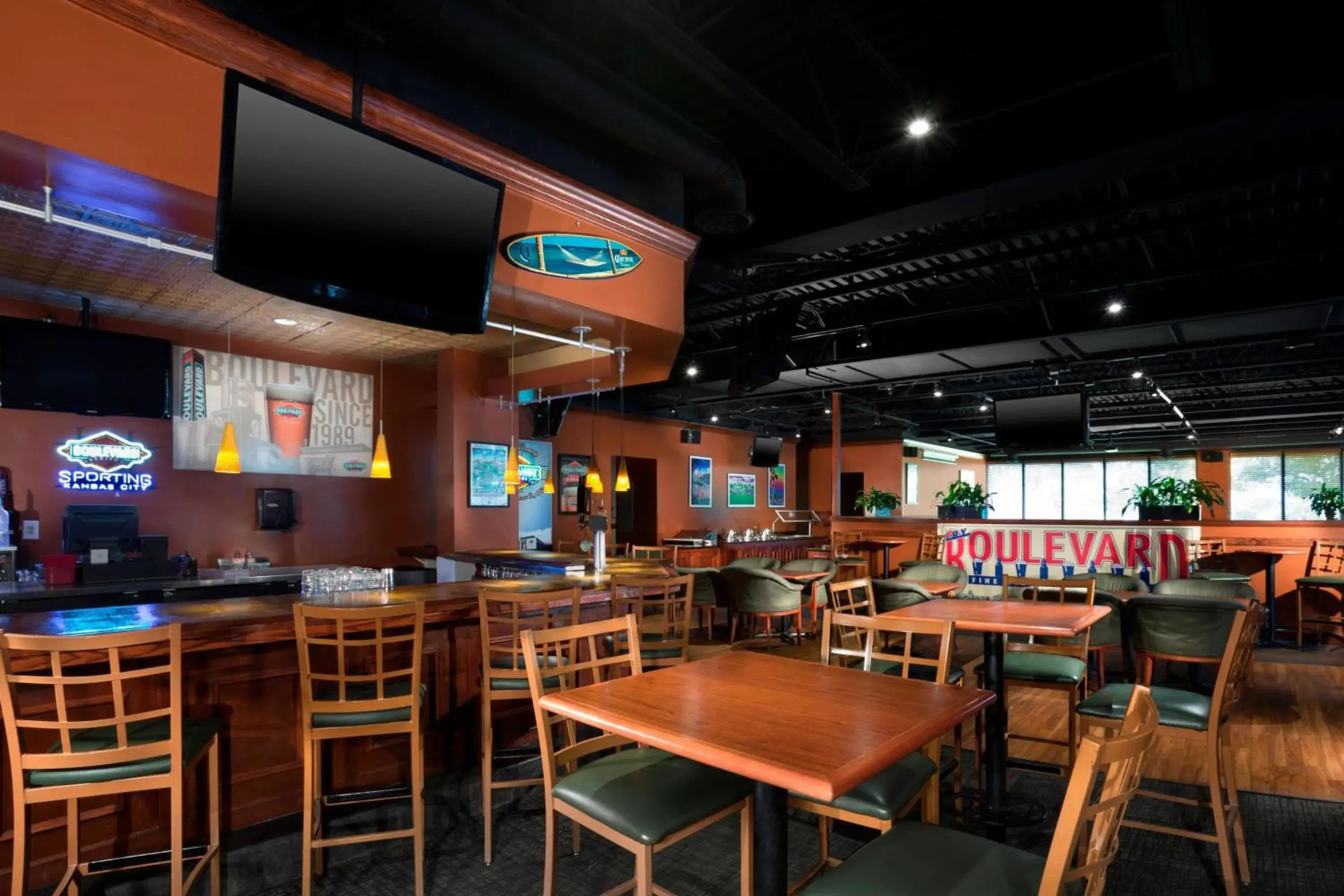 Restaurant/places to eat in Four Points by Sheraton Kansas City Airport Restaurant/places to eat in Four Points by Sheraton Kansas City Airport