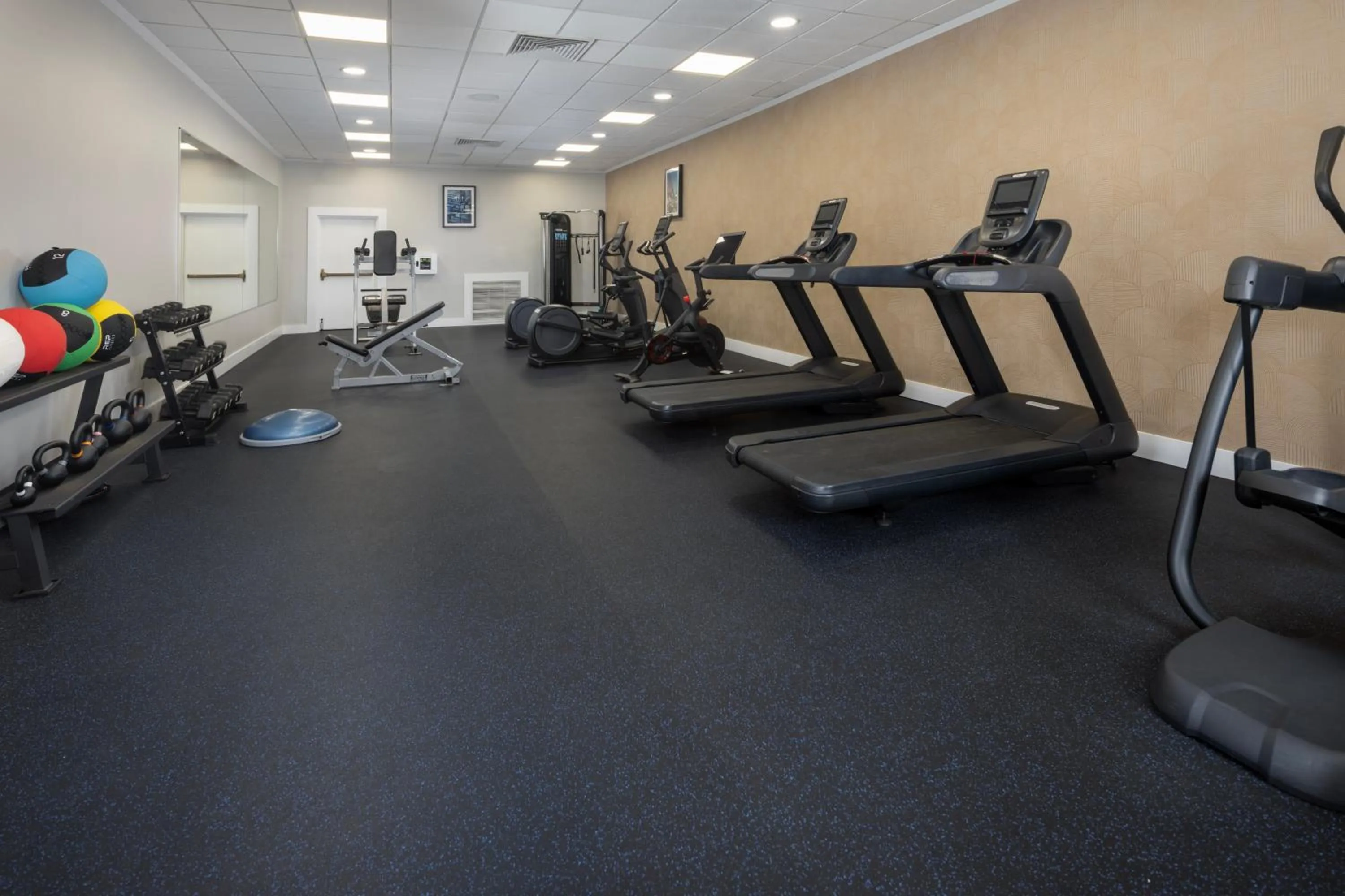 Fitness centre/facilities in Four Points by Sheraton Kansas City Airport