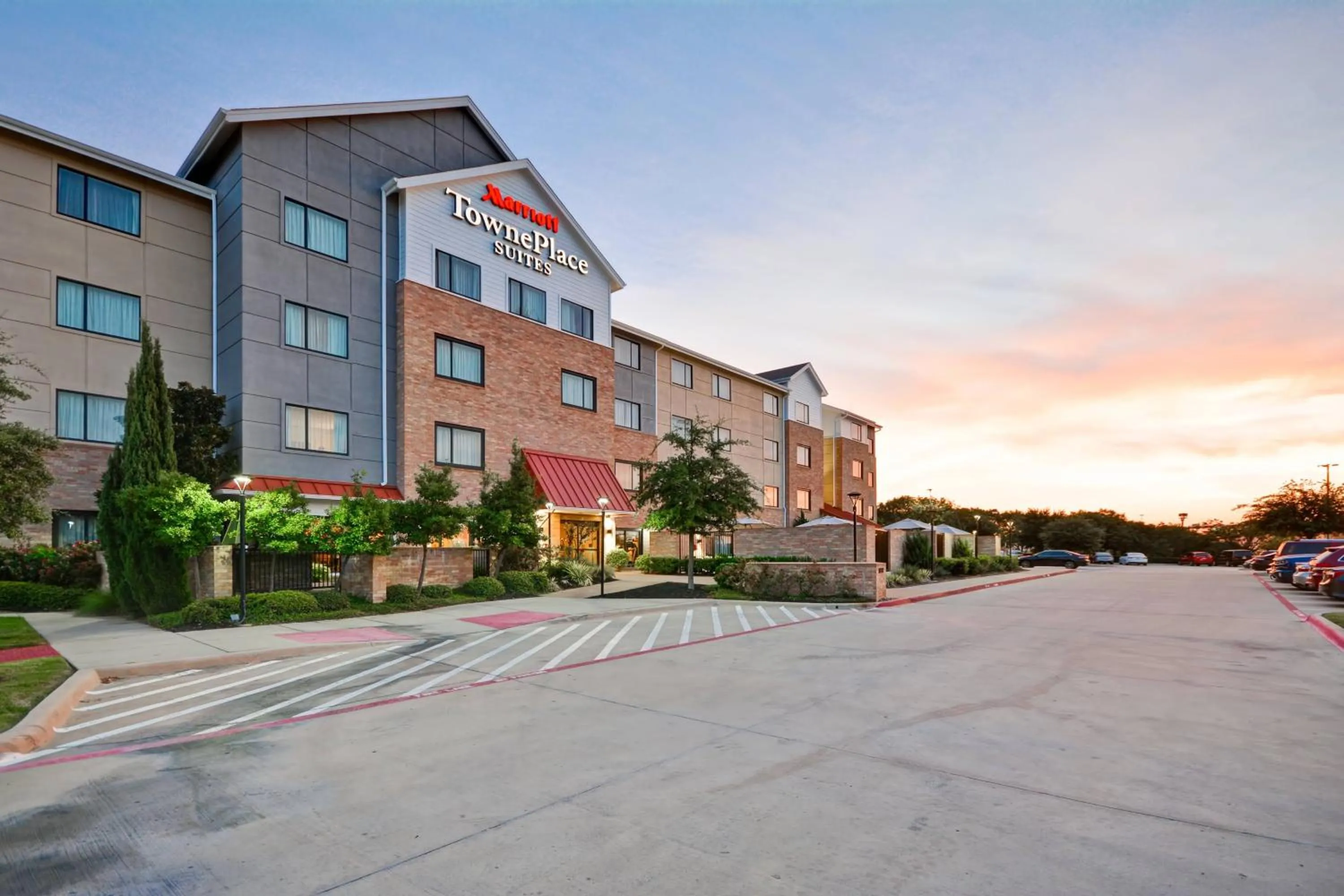 Property building in TownePlace Suites Dallas/Lewisville